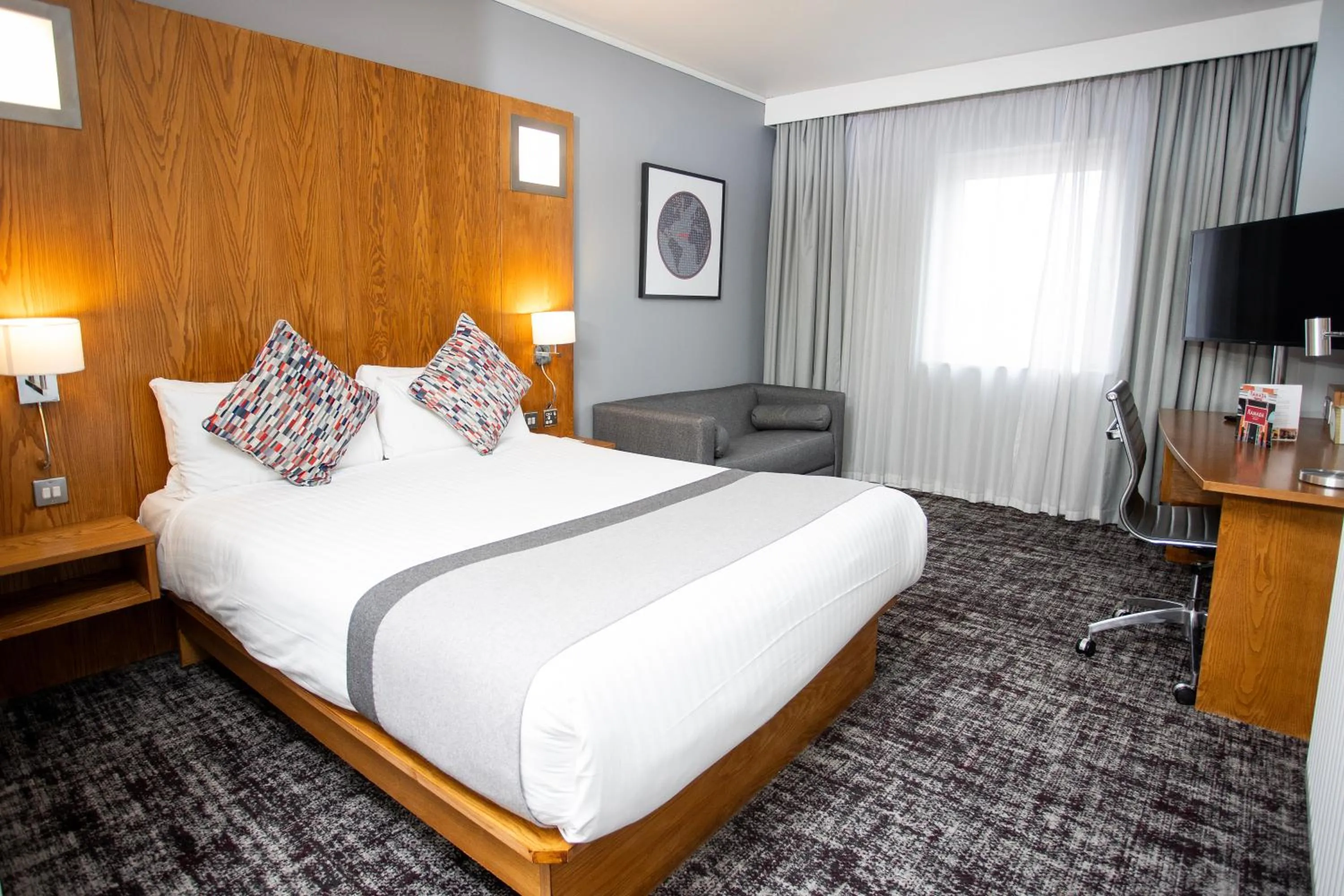 Bedroom, Bed in Ramada by Wyndham Belfast