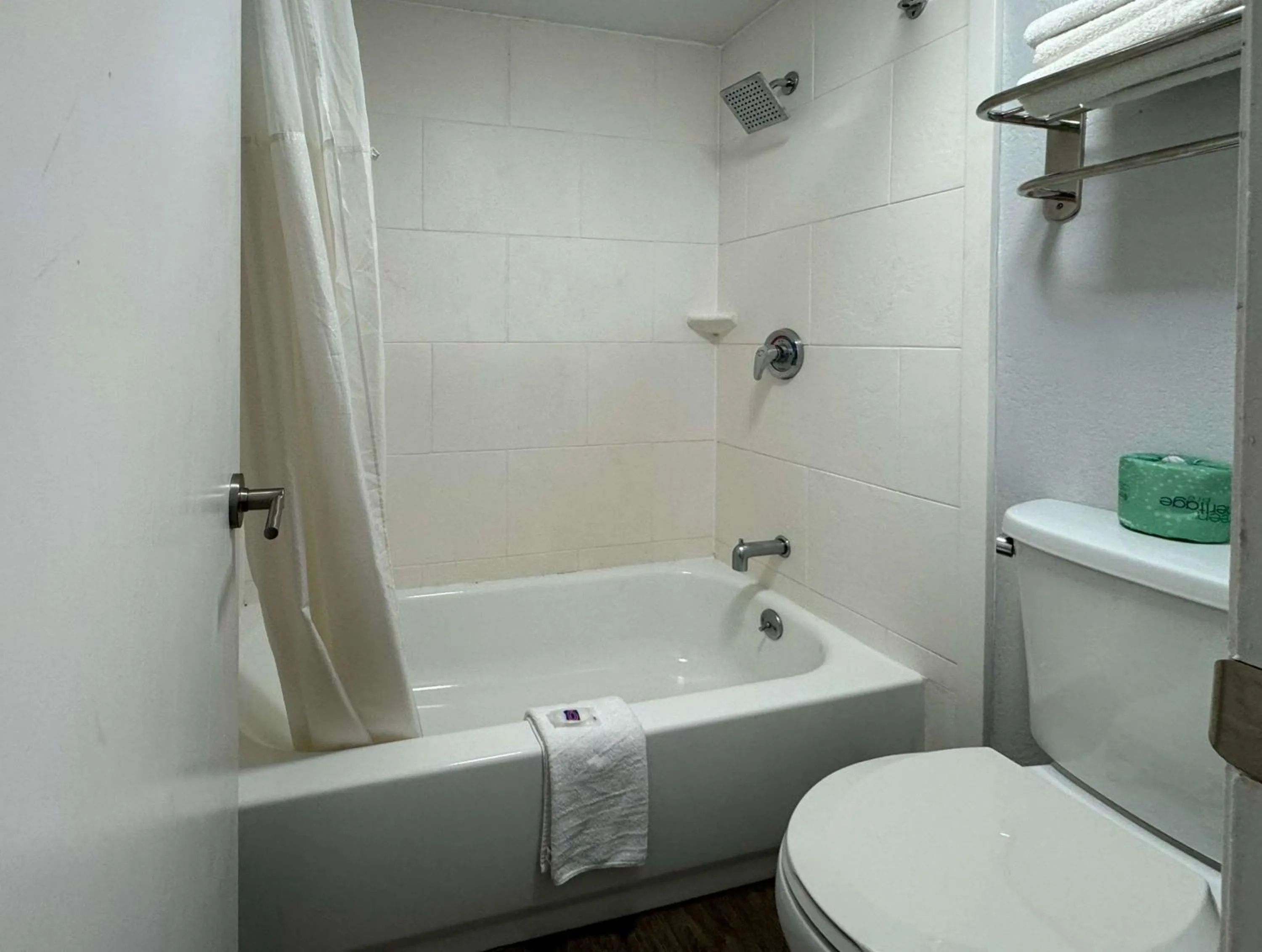 Bathroom in Motel 6 Huntsville AL University Dr.