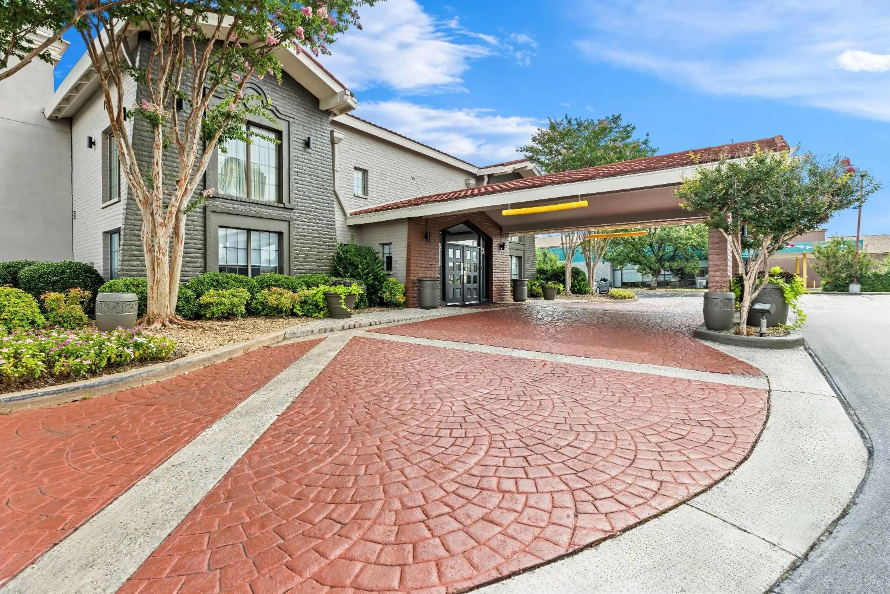 Property building in La Quinta Inn by Wyndham Huntsville Research Park