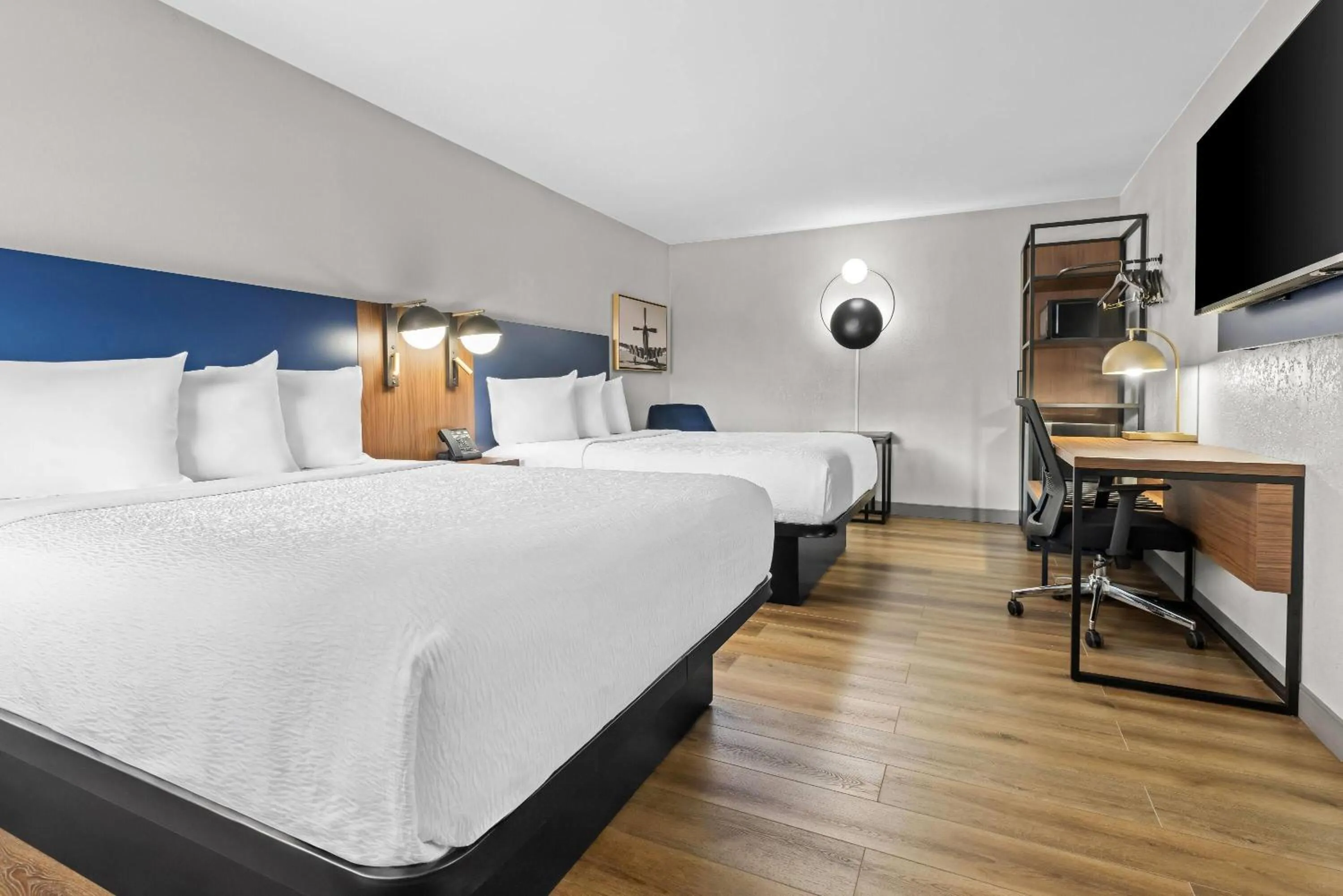 Bed in La Quinta Inn by Wyndham Huntsville Research Park