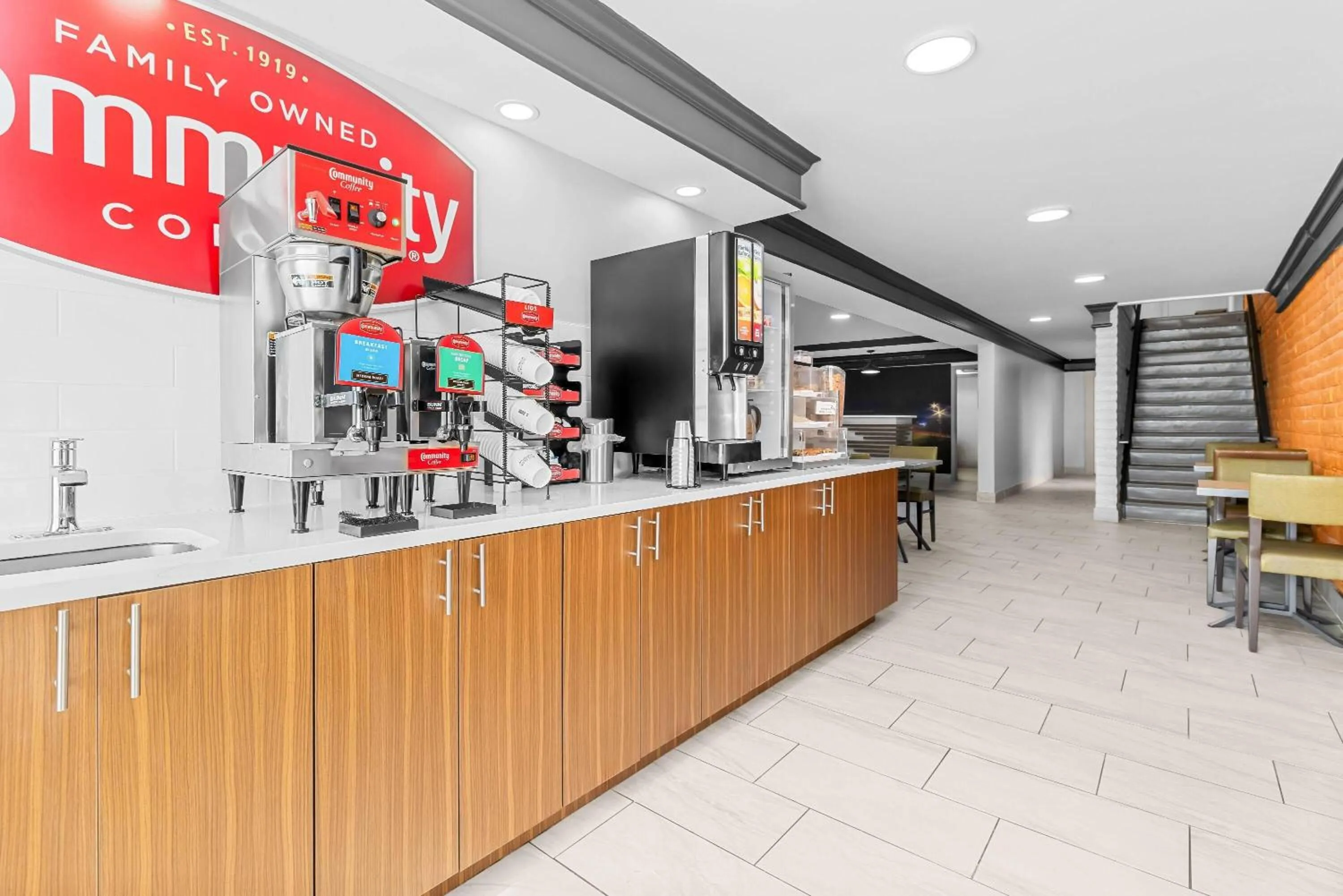 Property building in La Quinta Inn by Wyndham Huntsville Research Park