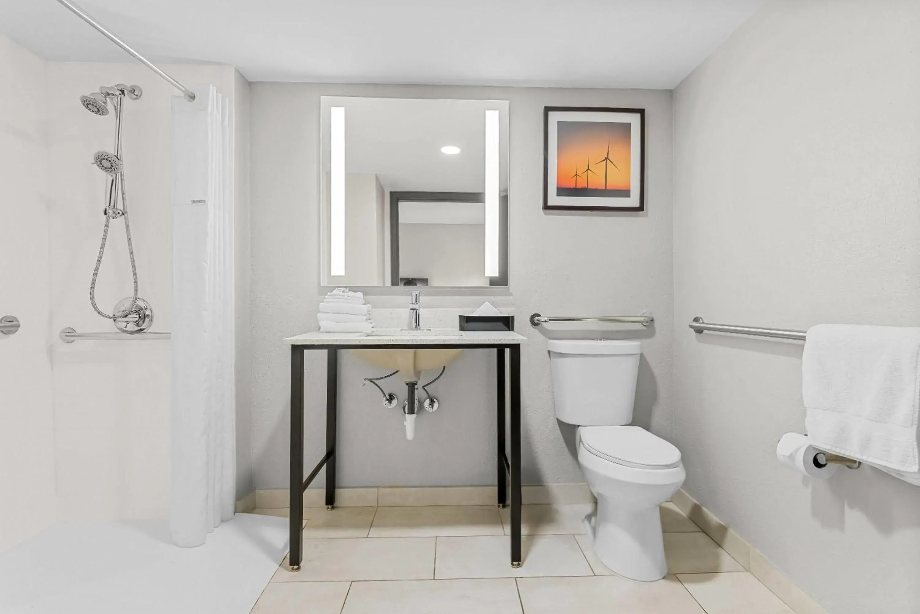 King Room with Roll-in Shower - Mobility Access/Non-Smoking in La Quinta Inn by Wyndham Huntsville Research Park King Room with Roll-in Shower - Mobility Access/Non-Smoking in La Quinta Inn by Wyndham Huntsville Research Park