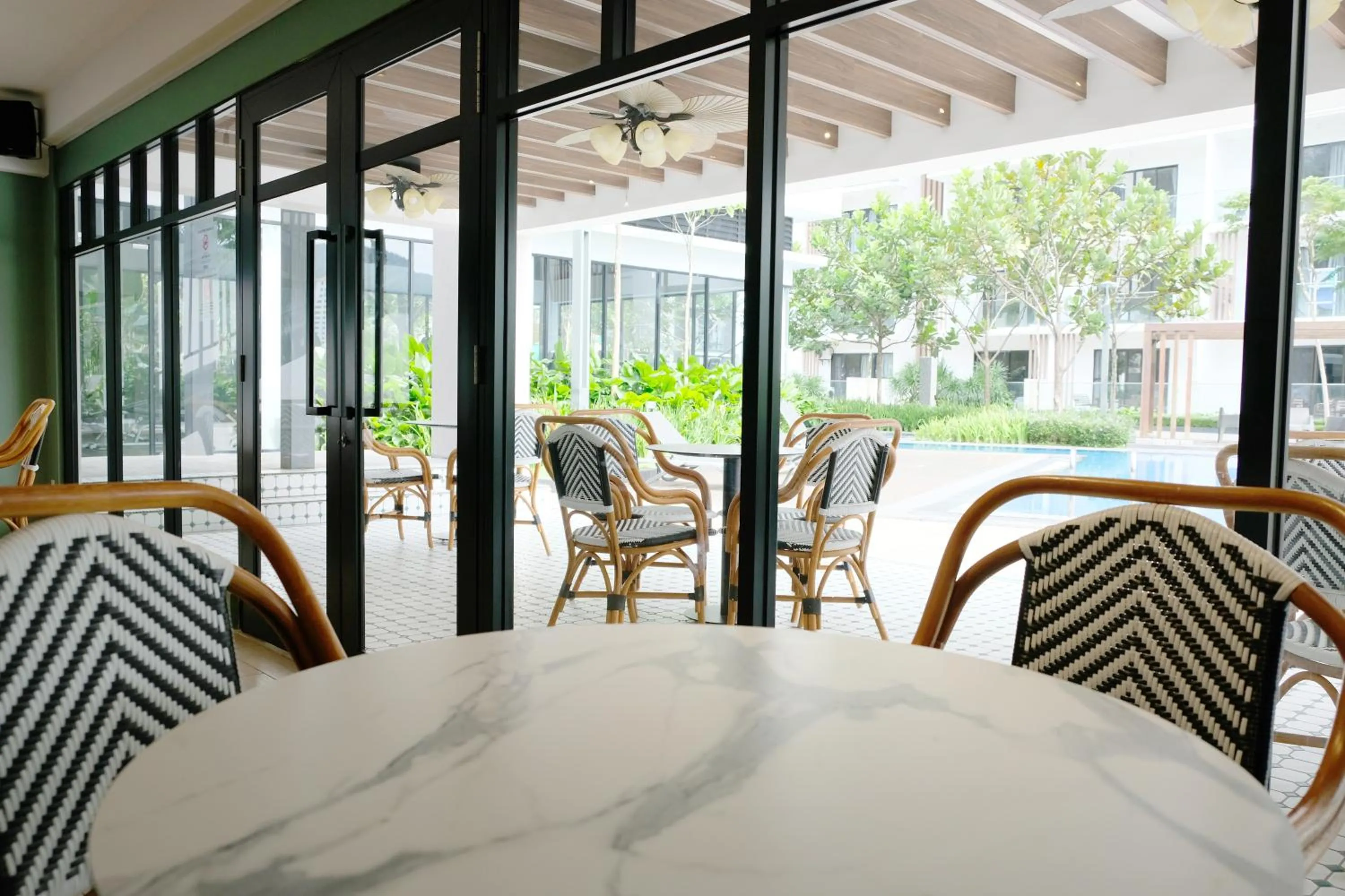 Restaurant/places to eat in 92 Homestay 3 Bedrooms Midhills Genting Highland