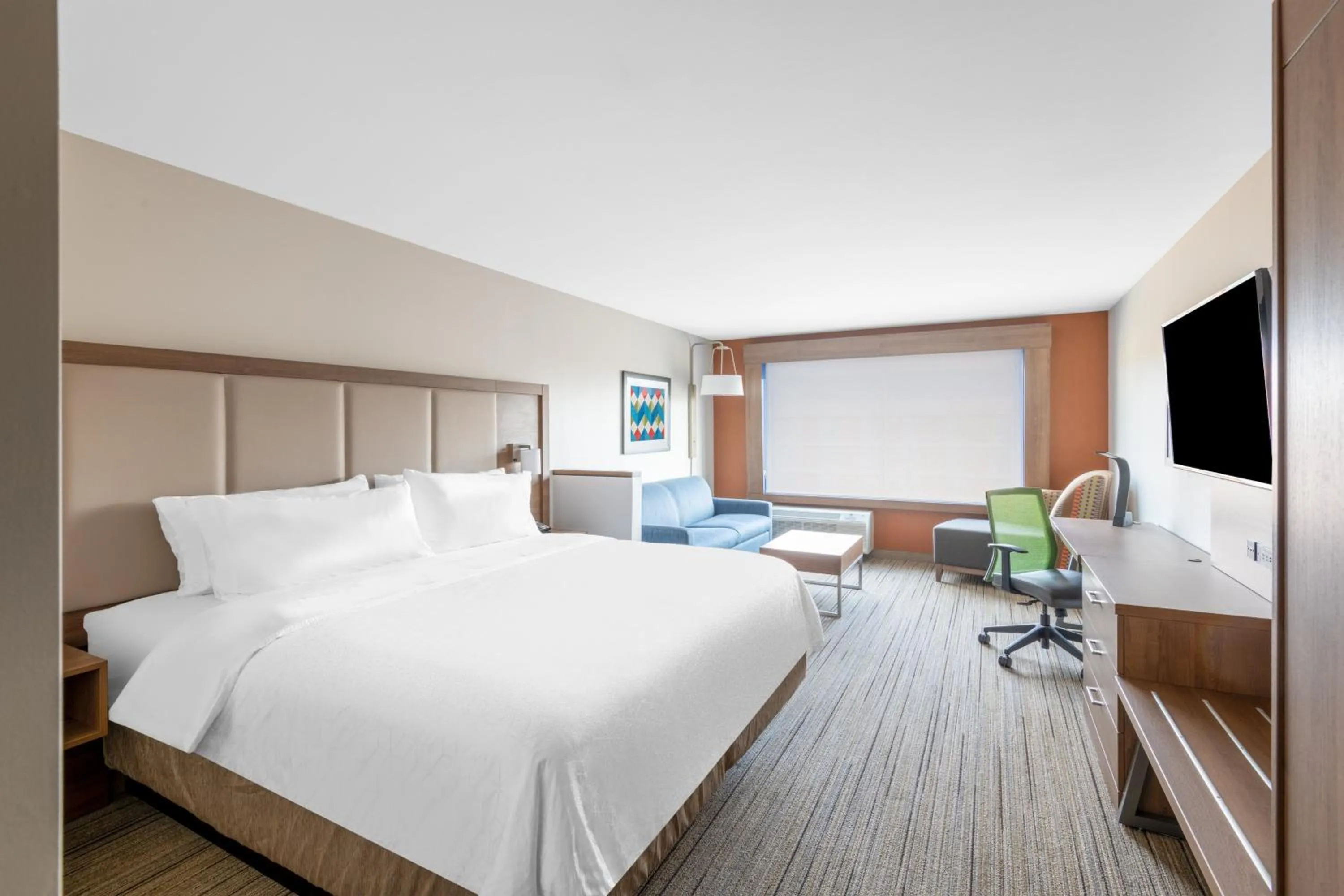 Photo of the whole room, Bed in Holiday Inn Express & Suites - Phoenix - Airport North by IHG