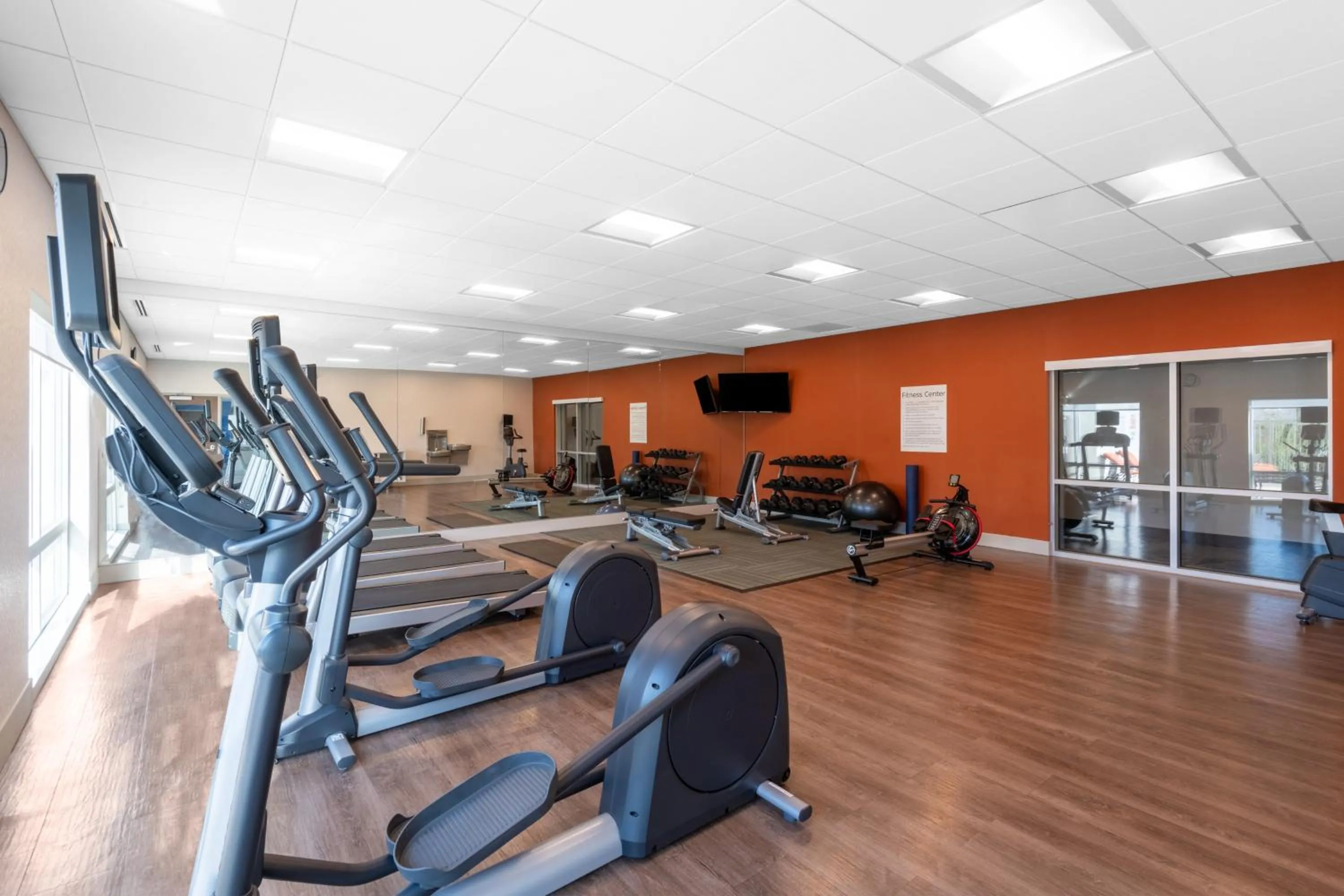 Fitness centre/facilities in Holiday Inn Express & Suites - Phoenix - Airport North by IHG