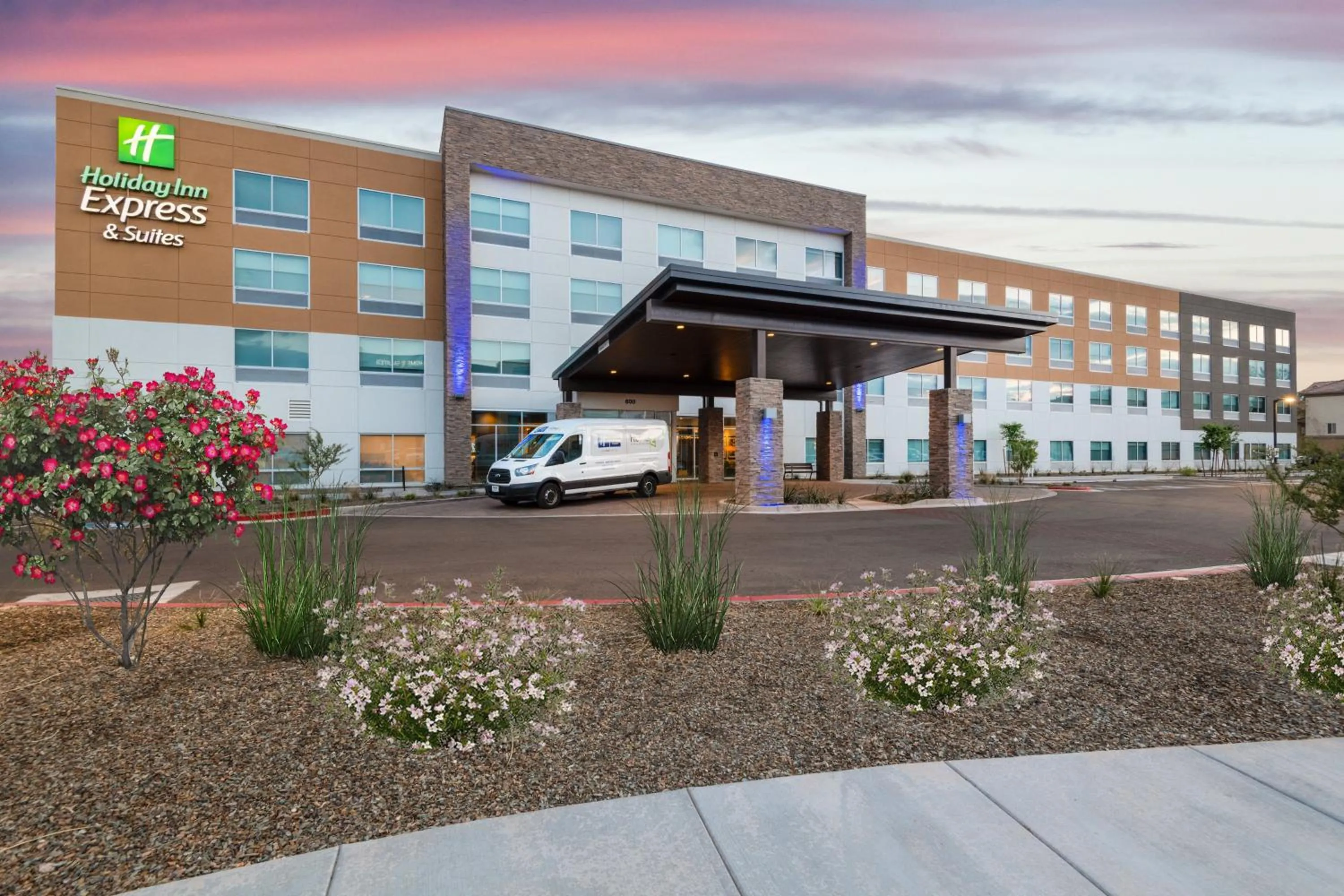 Property building in Holiday Inn Express & Suites - Phoenix - Airport North by IHG