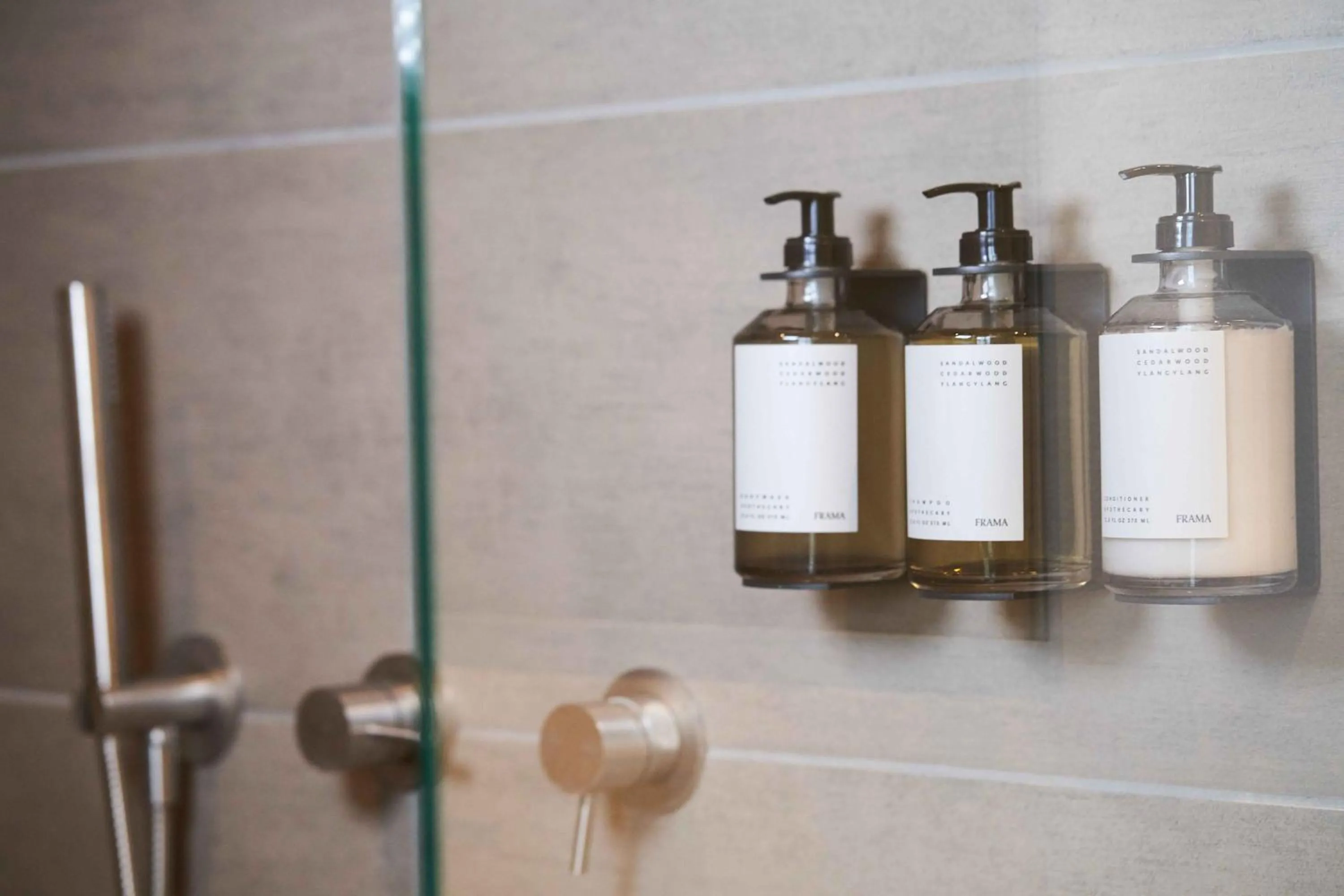 Shower in Hotel GUESTapart