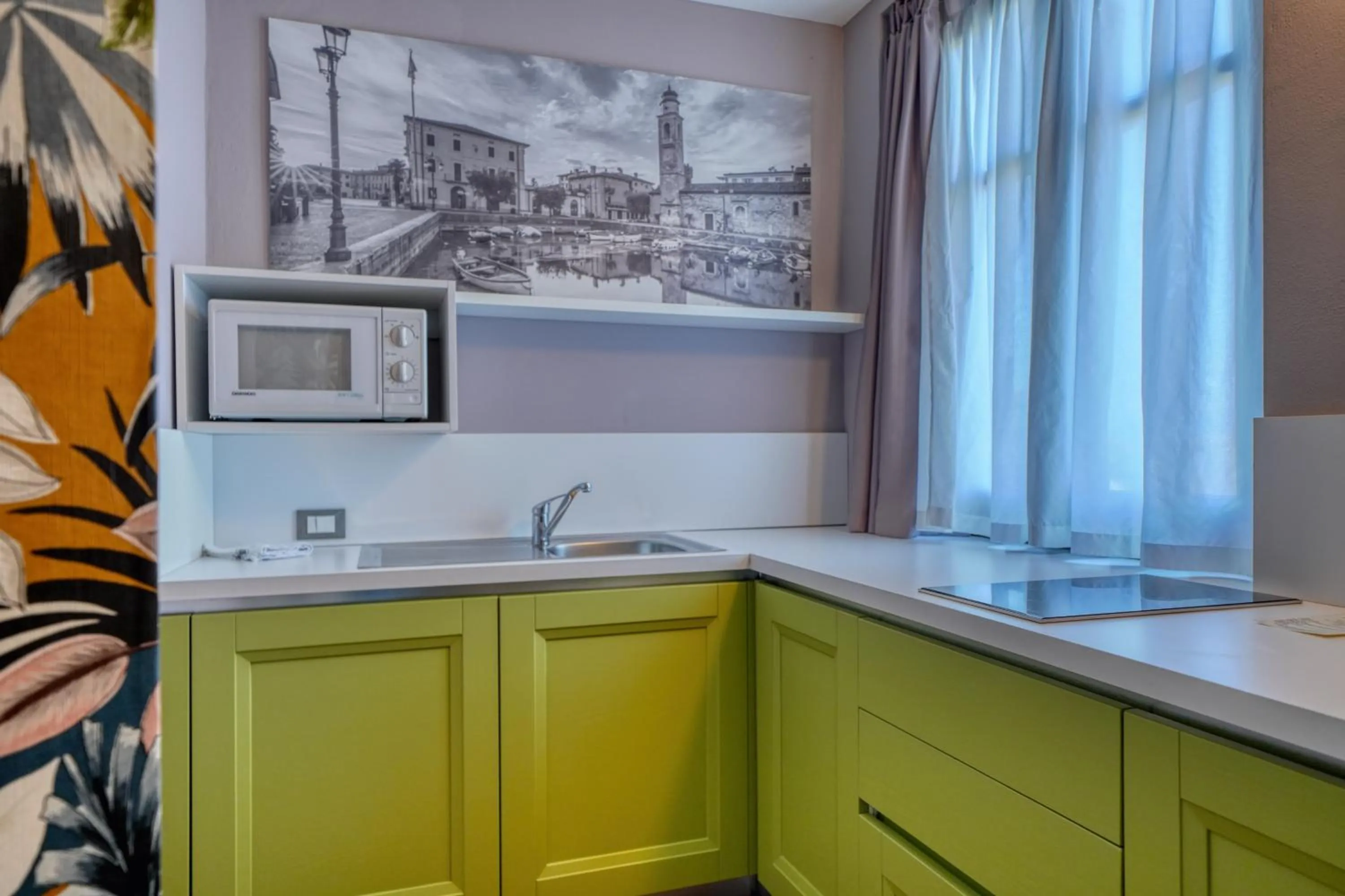 Kitchen or kitchenette in Palazzo della Scala Spa Hotel Suites & Apartments