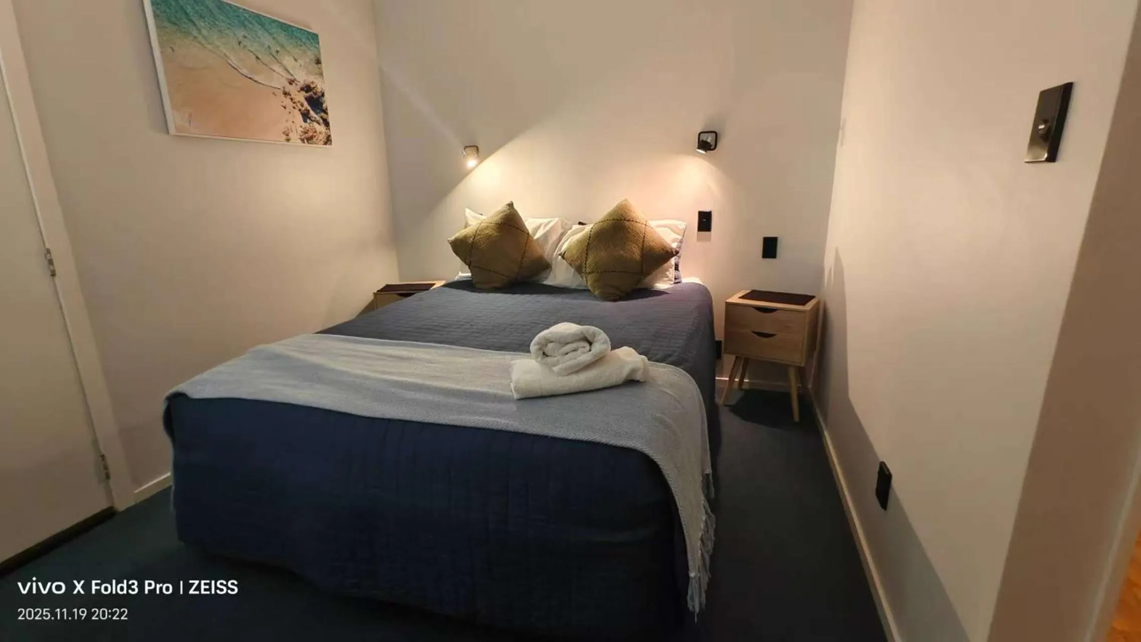 Bed in Chanel Court Motel