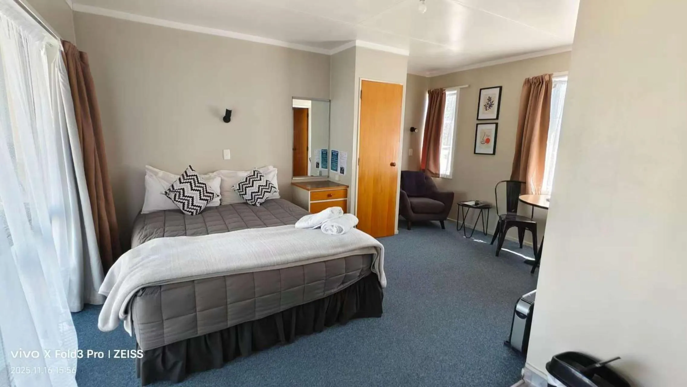 Bed in Chanel Court Motel