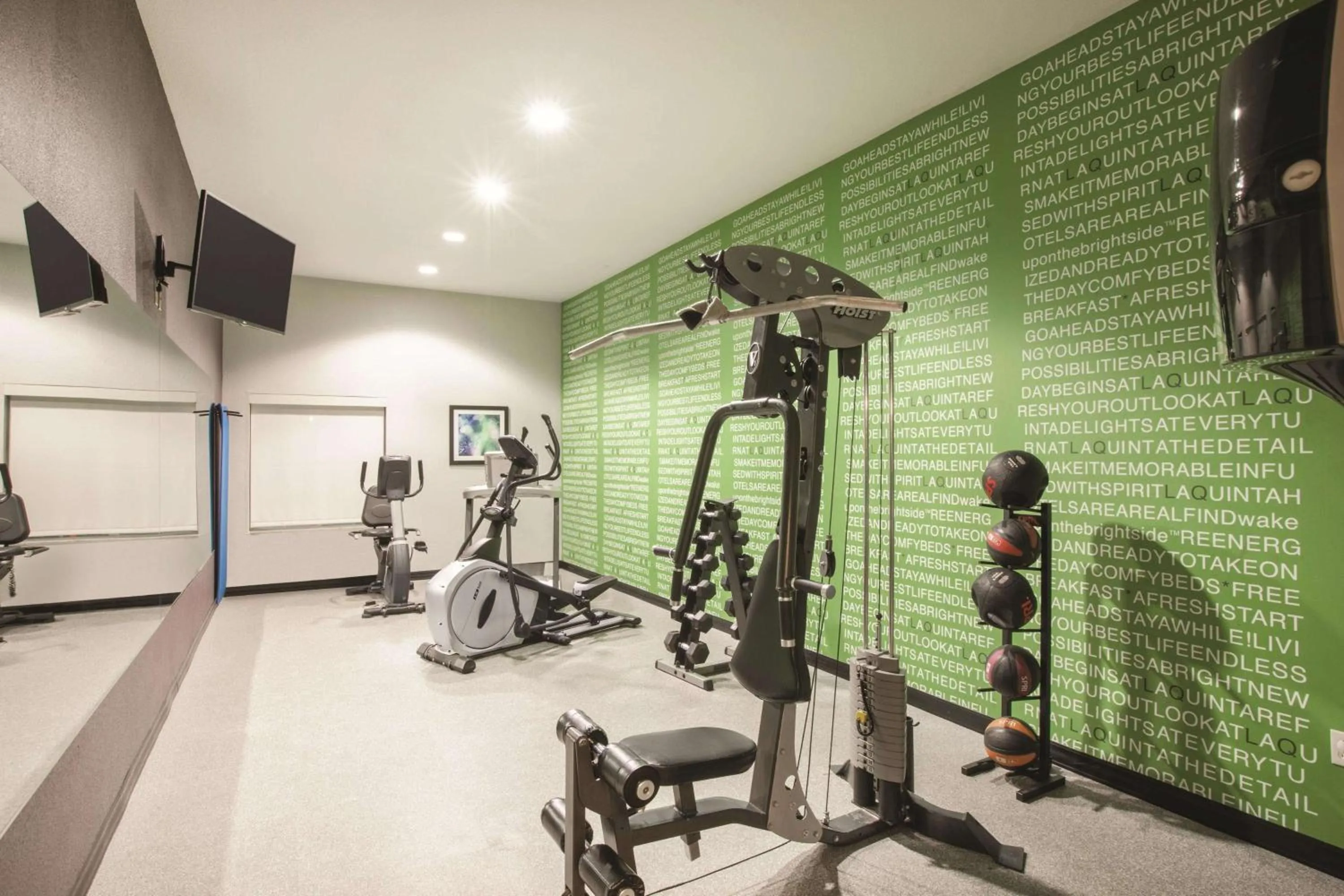 Fitness centre/facilities in La Quinta by Wyndham Mansfield TX