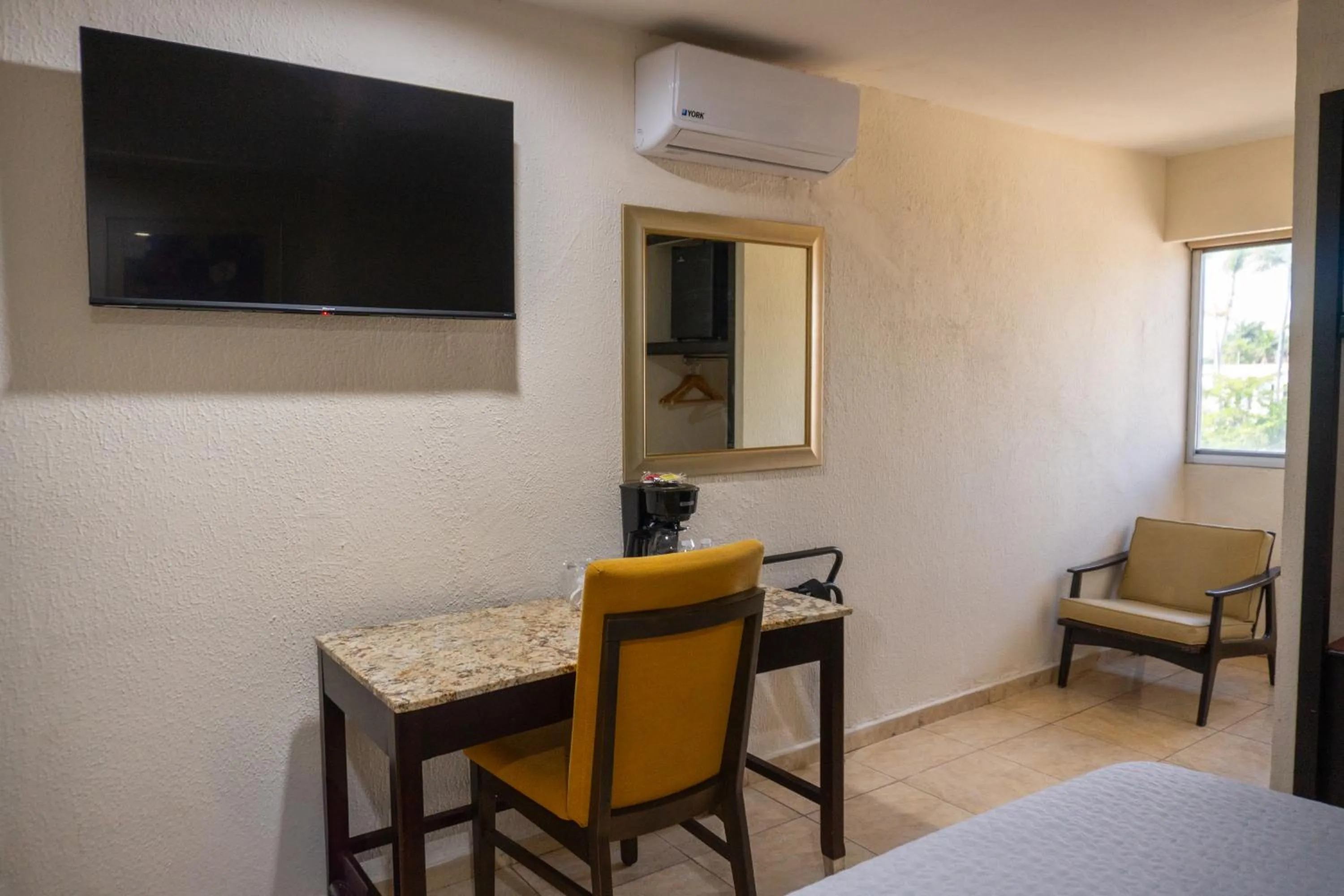 Bedroom in Hotel America Palacio