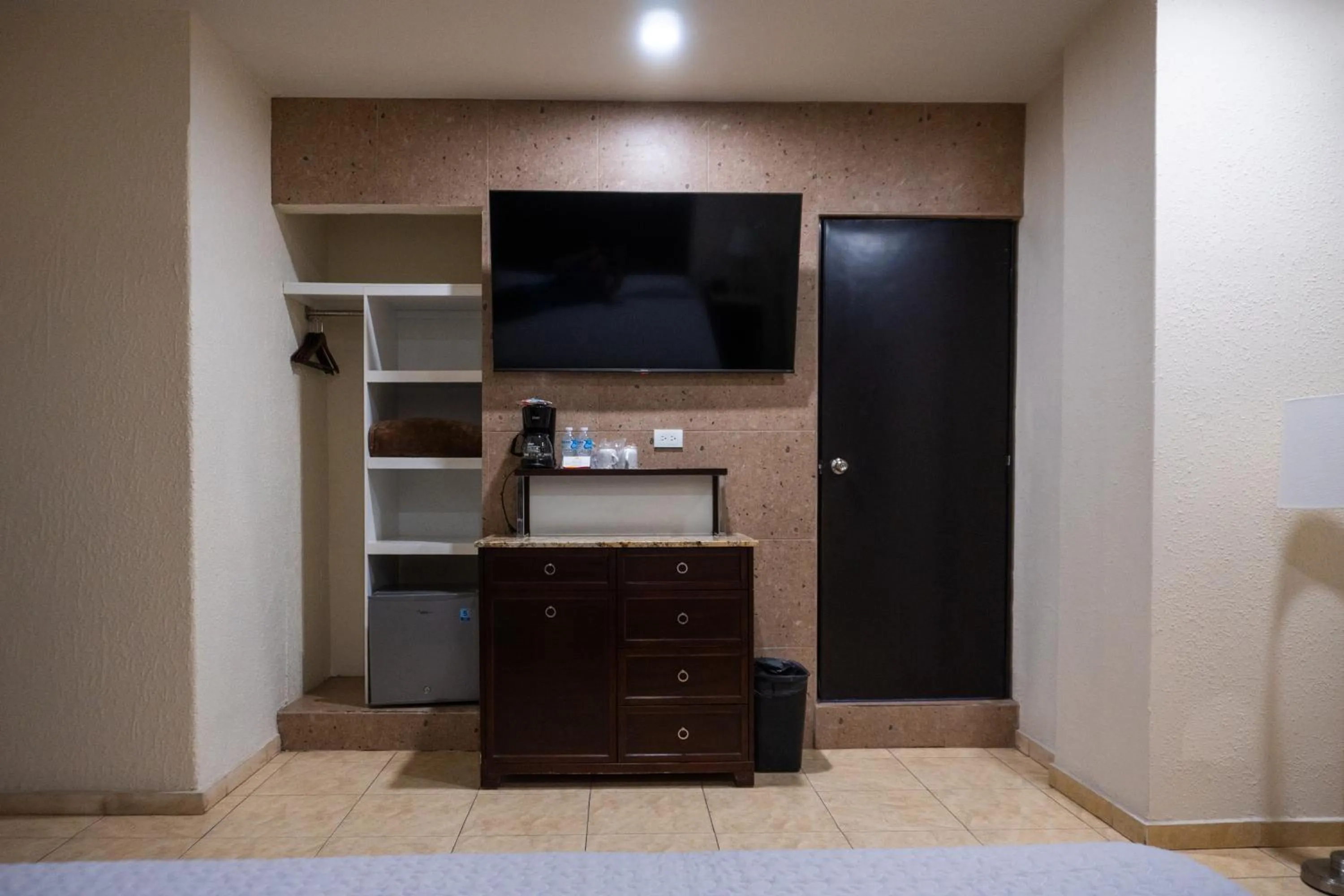 TV and multimedia in Hotel America Palacio