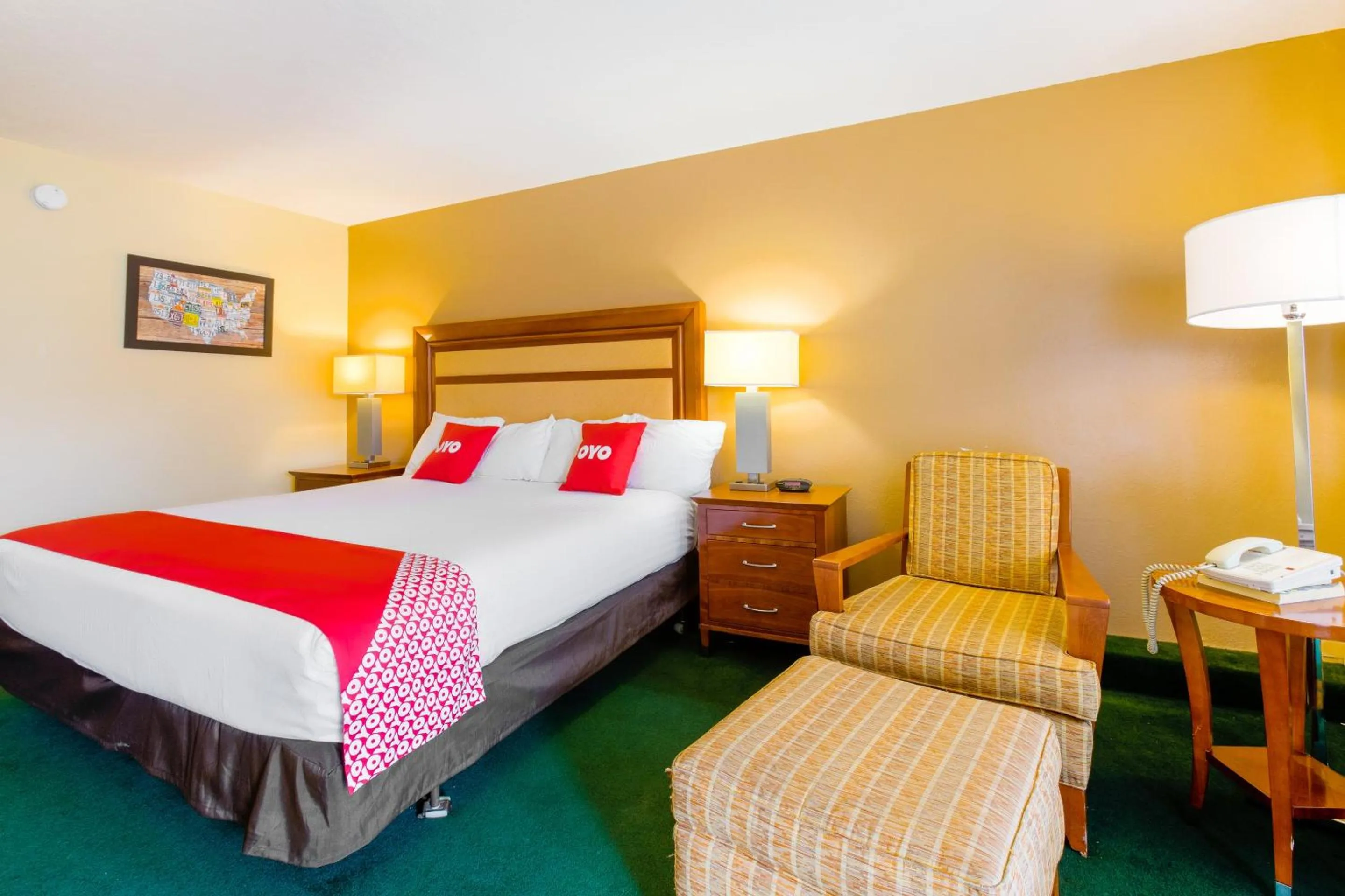 Bedroom, Bed in OYO Hotel Lebanon MO I-44