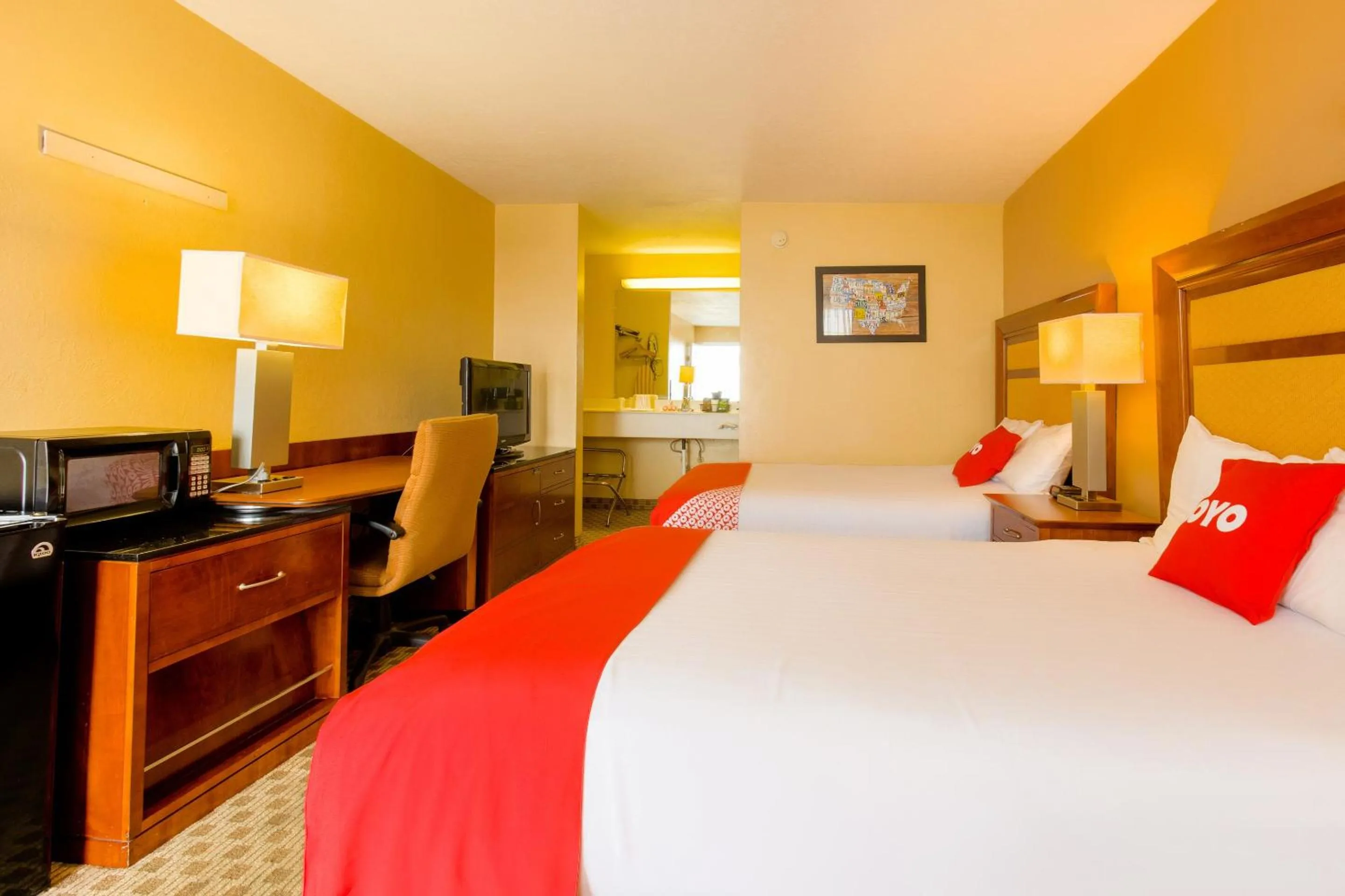 Bedroom, Bed in OYO Hotel Lebanon MO I-44