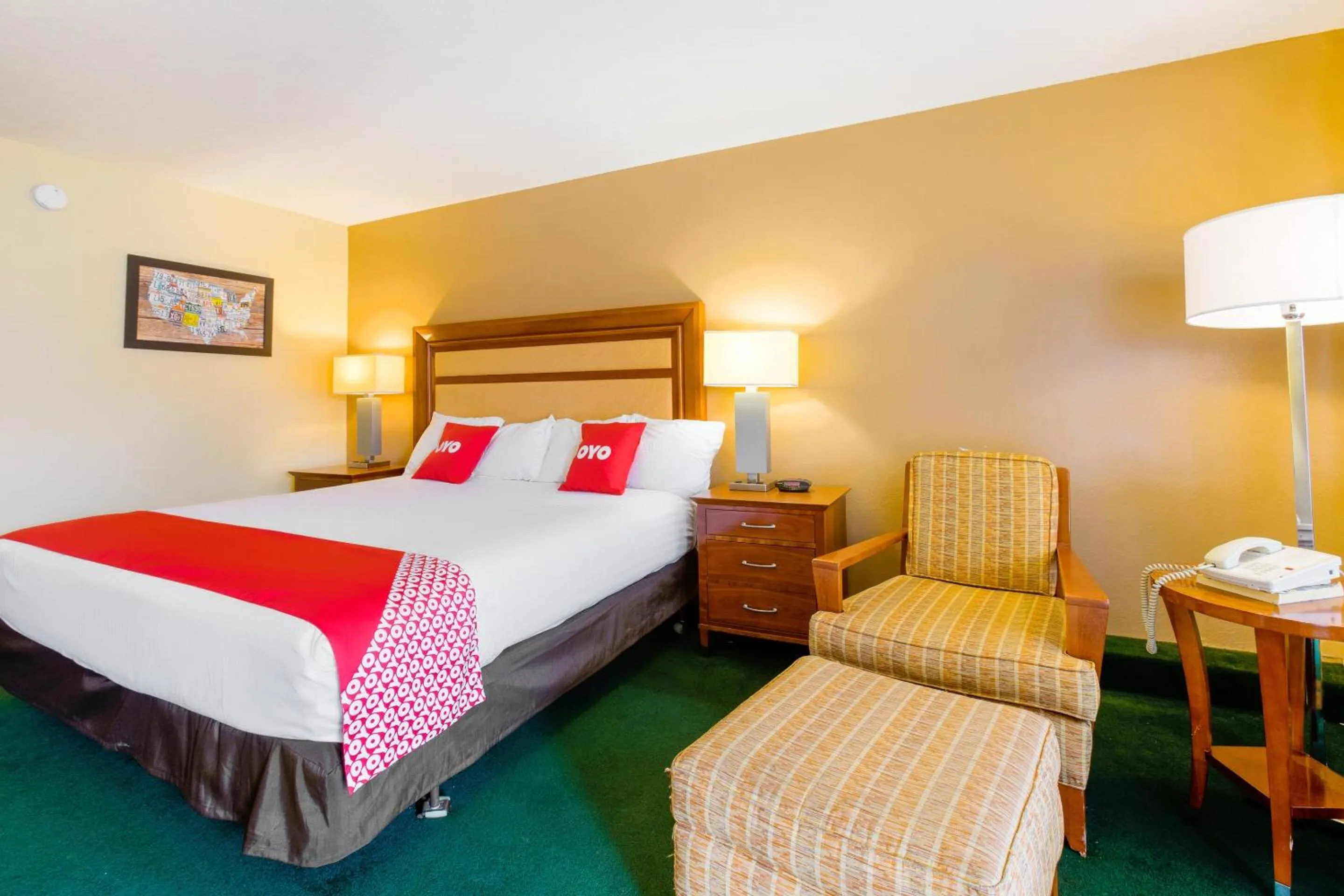 Bedroom, Bed in OYO Hotel Lebanon MO I-44