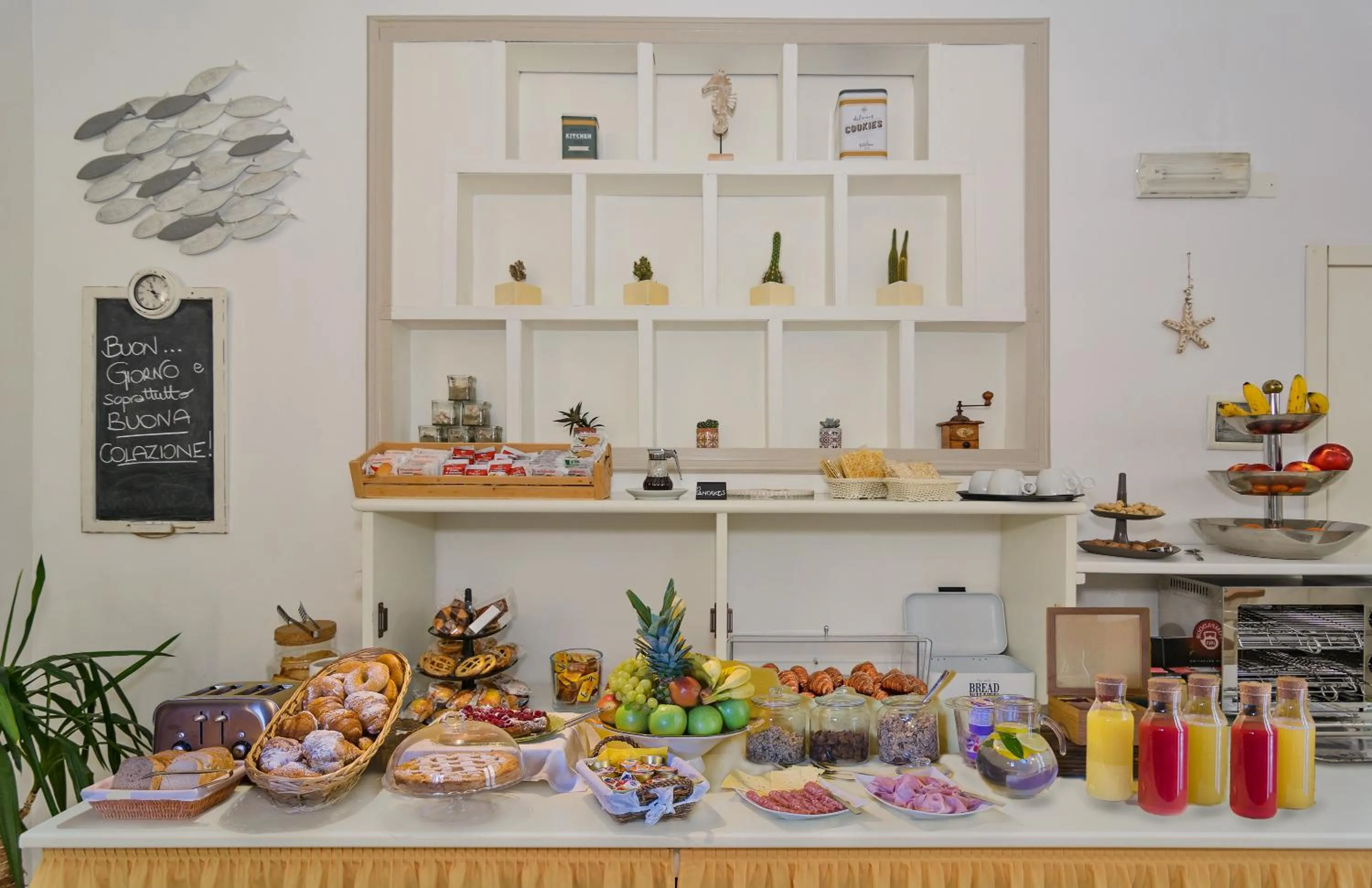 Food and drinks in City Hotel