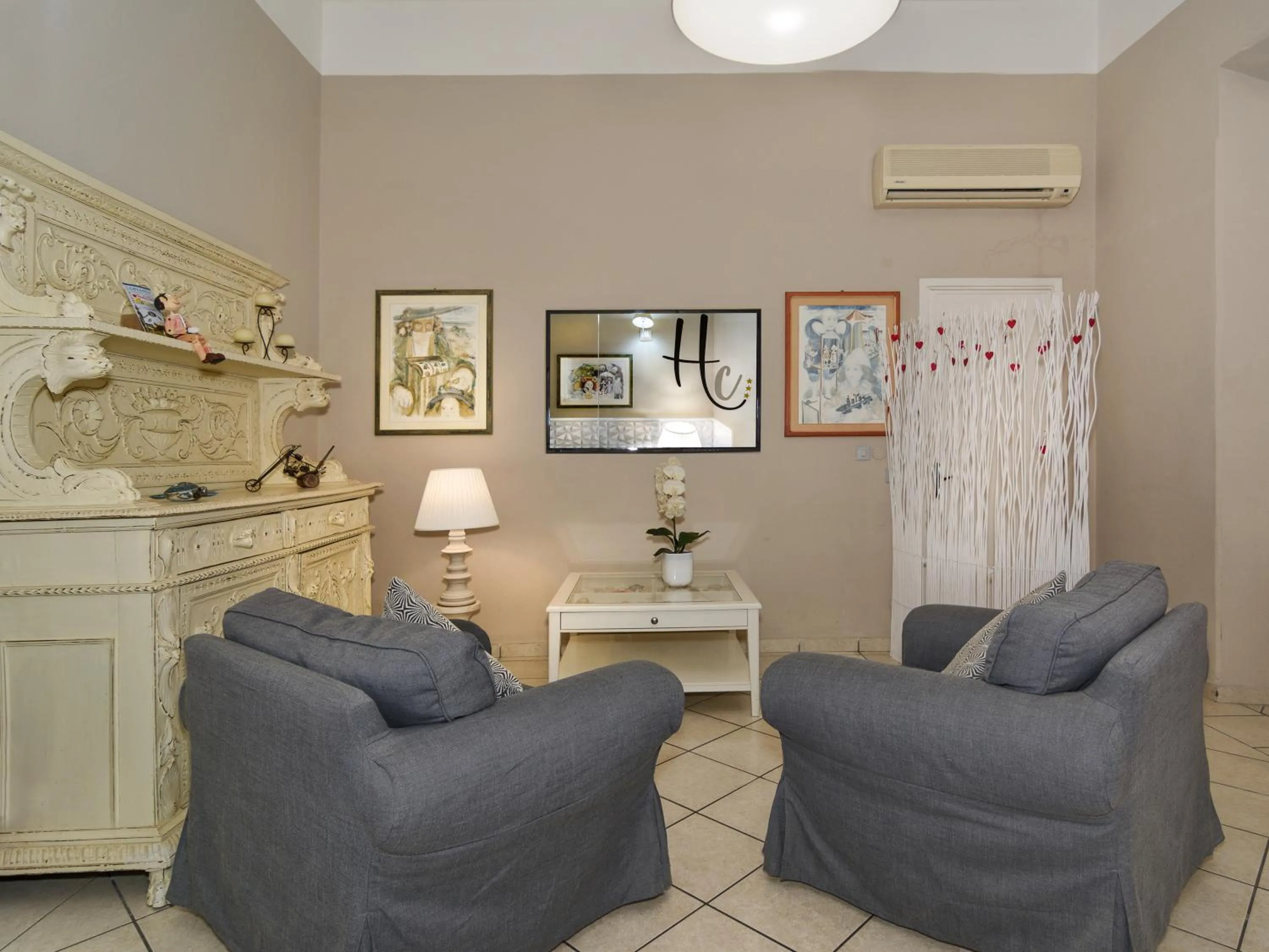 Communal lounge/ TV room in City Hotel