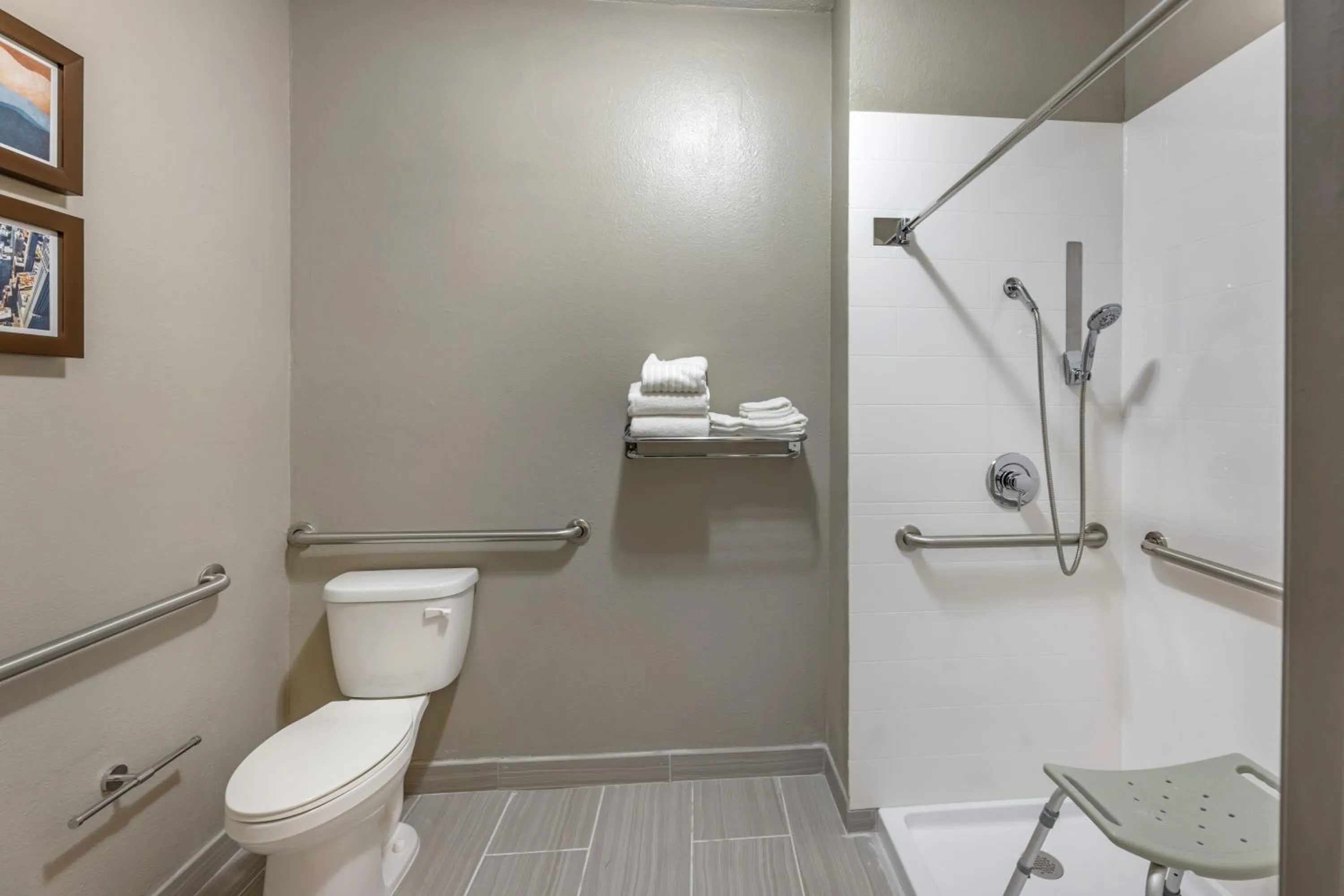 Bathroom in Country Inn & Suites by Radisson Bolingbrook, I-55