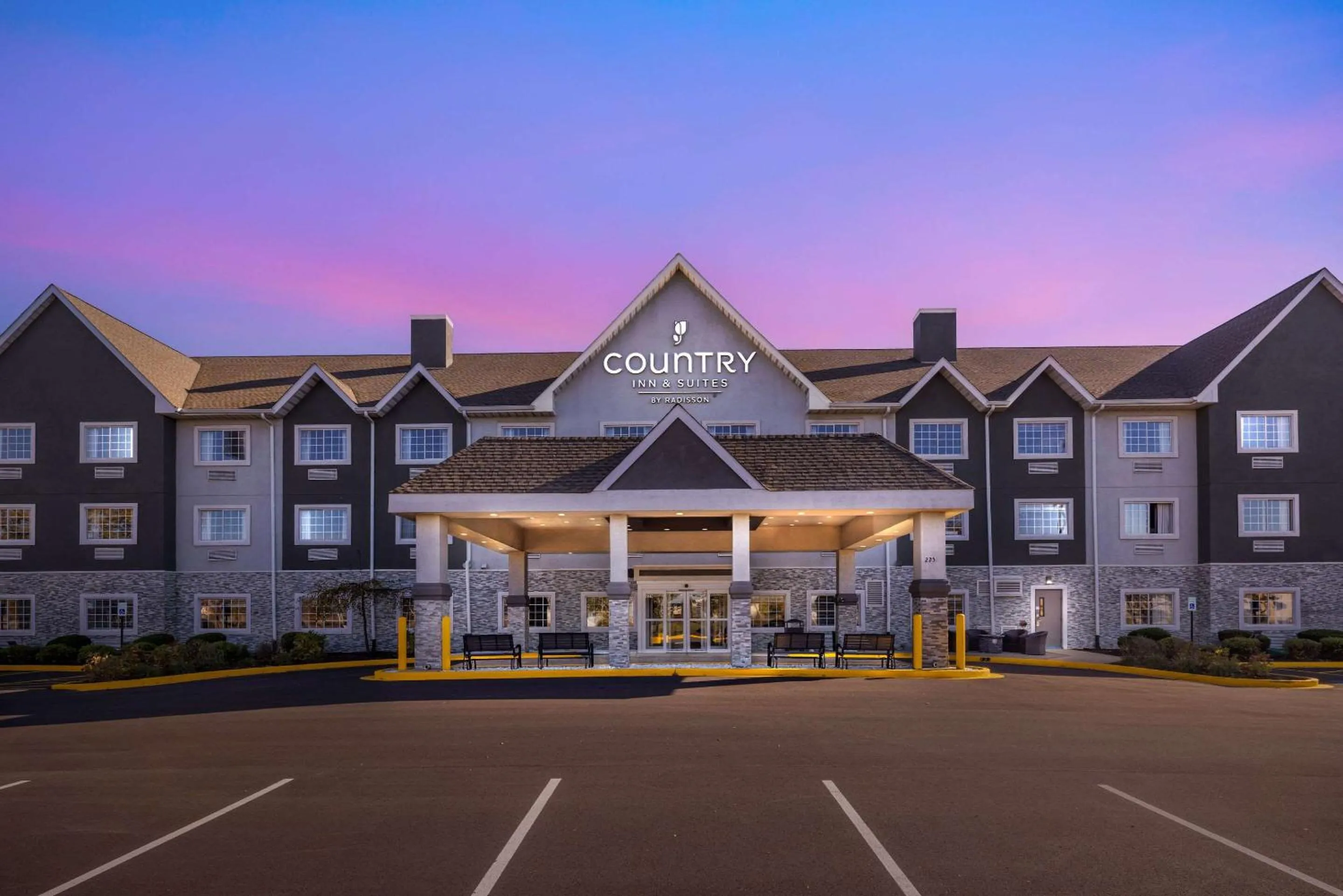 Country Inn & Suites by Radisson Bolingbrook, I-55