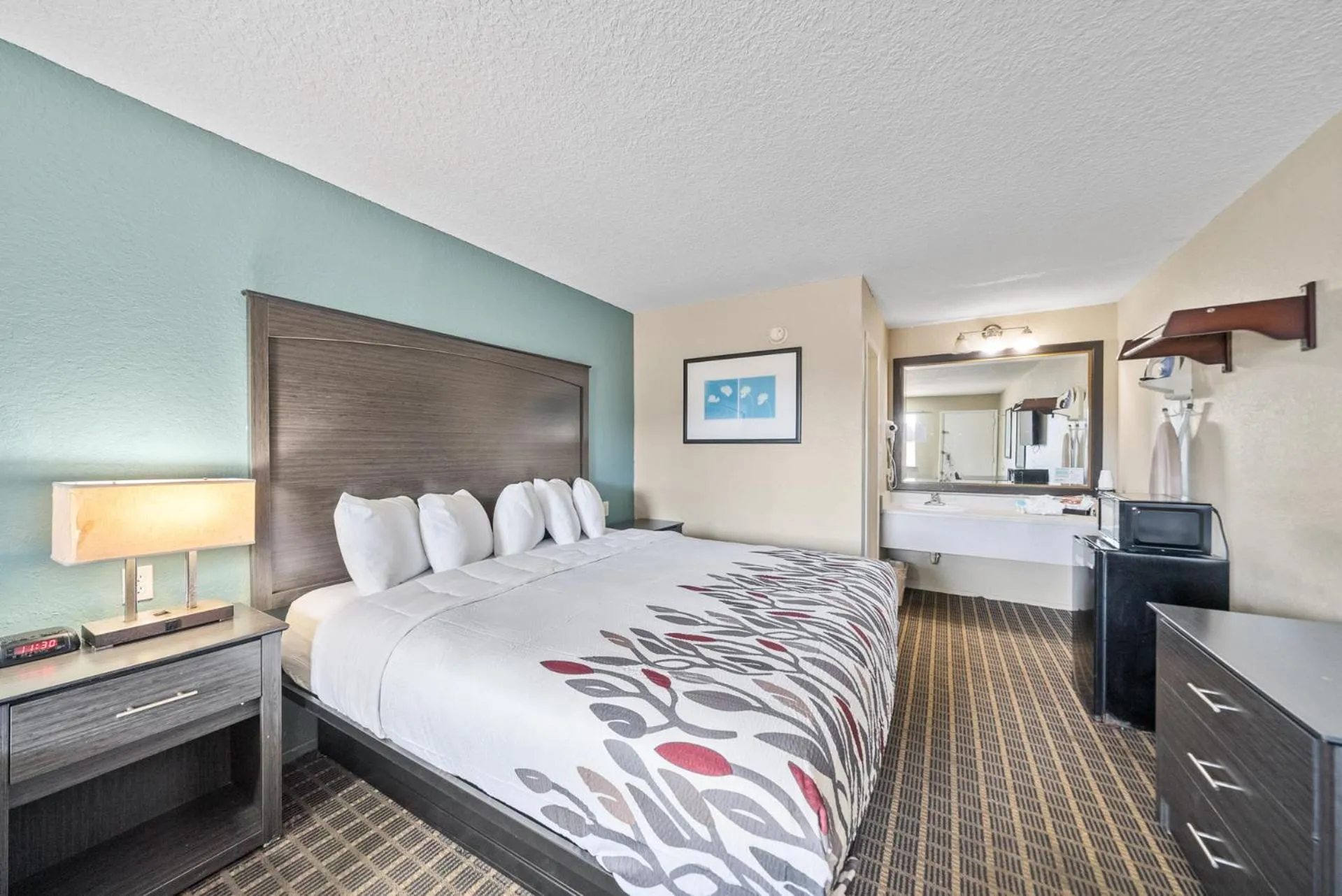 Bed in Executive Inn - Panama City Beach