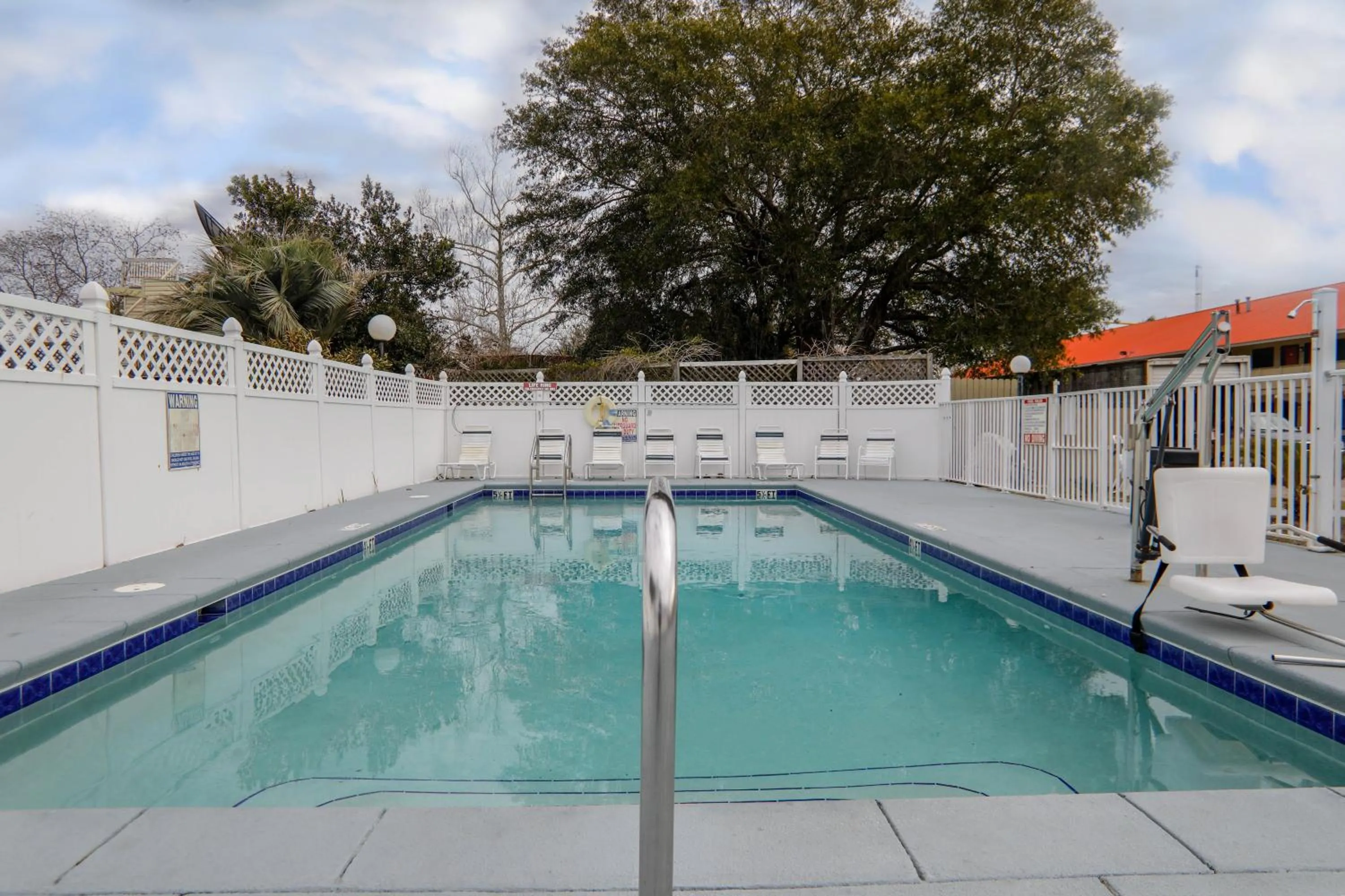 Executive Inn - Panama City Beach