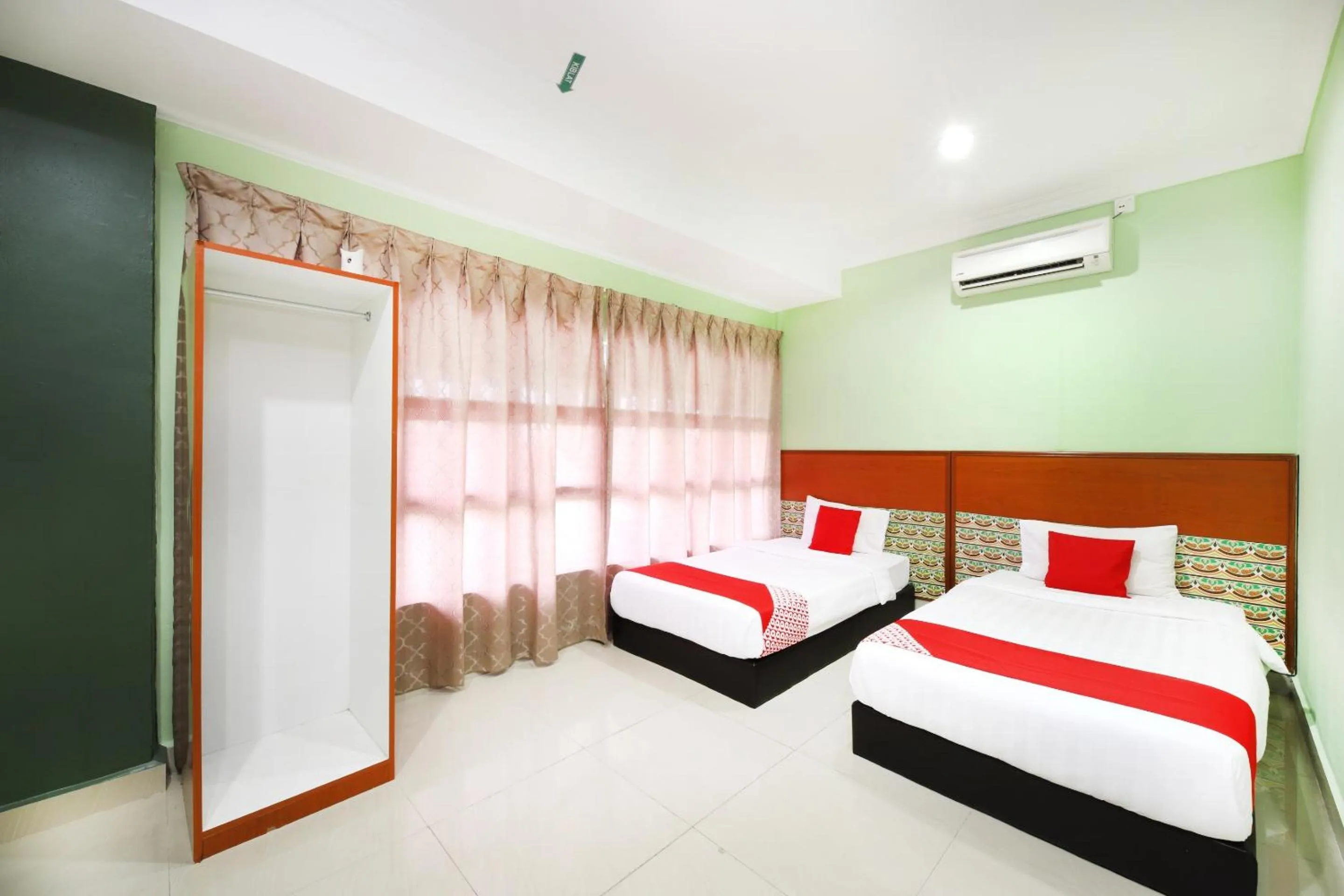 Bedroom, Bed in Super OYO 720 Corridor Hotel 2