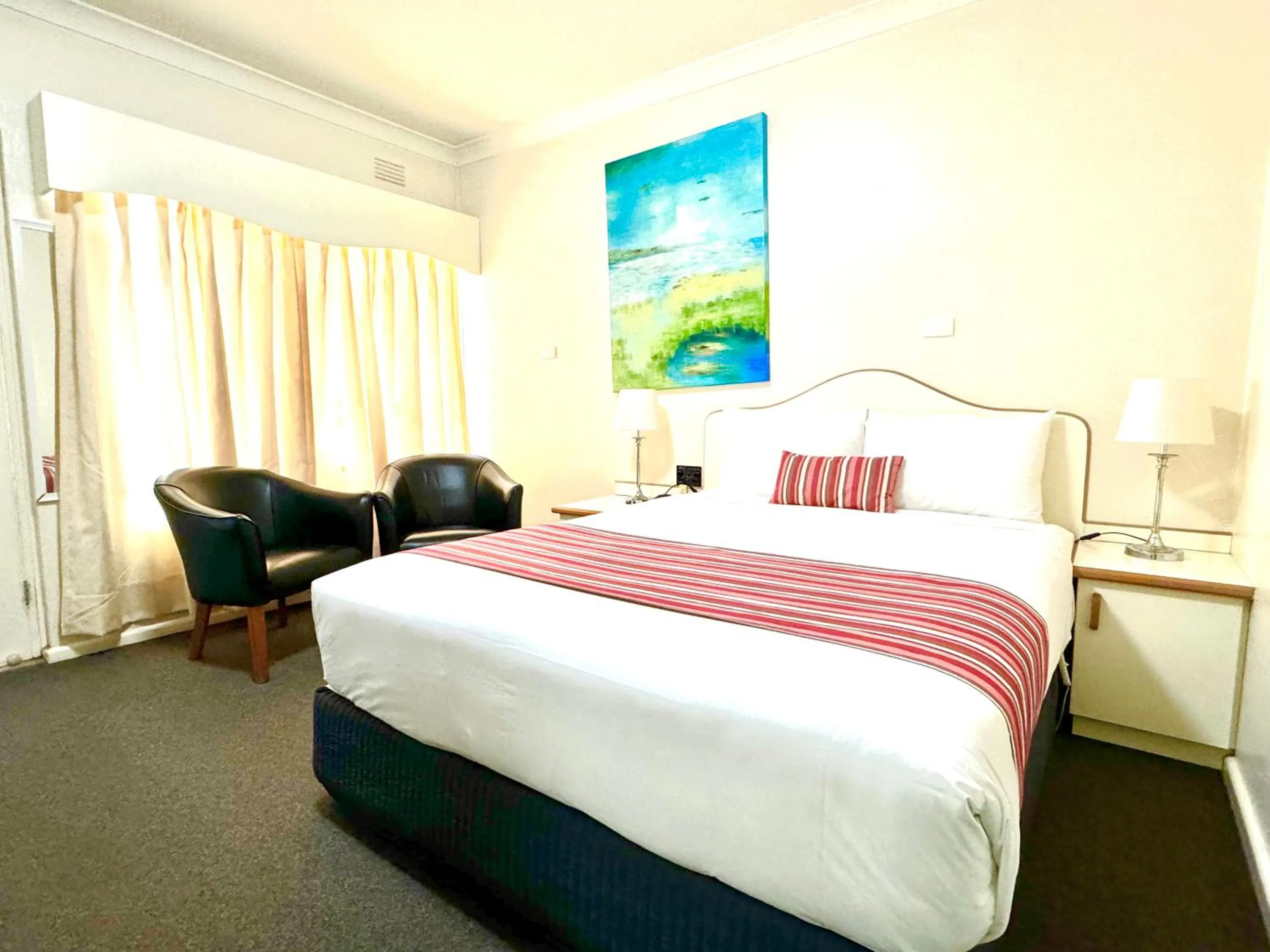 Bed in Golfview Motor Inn