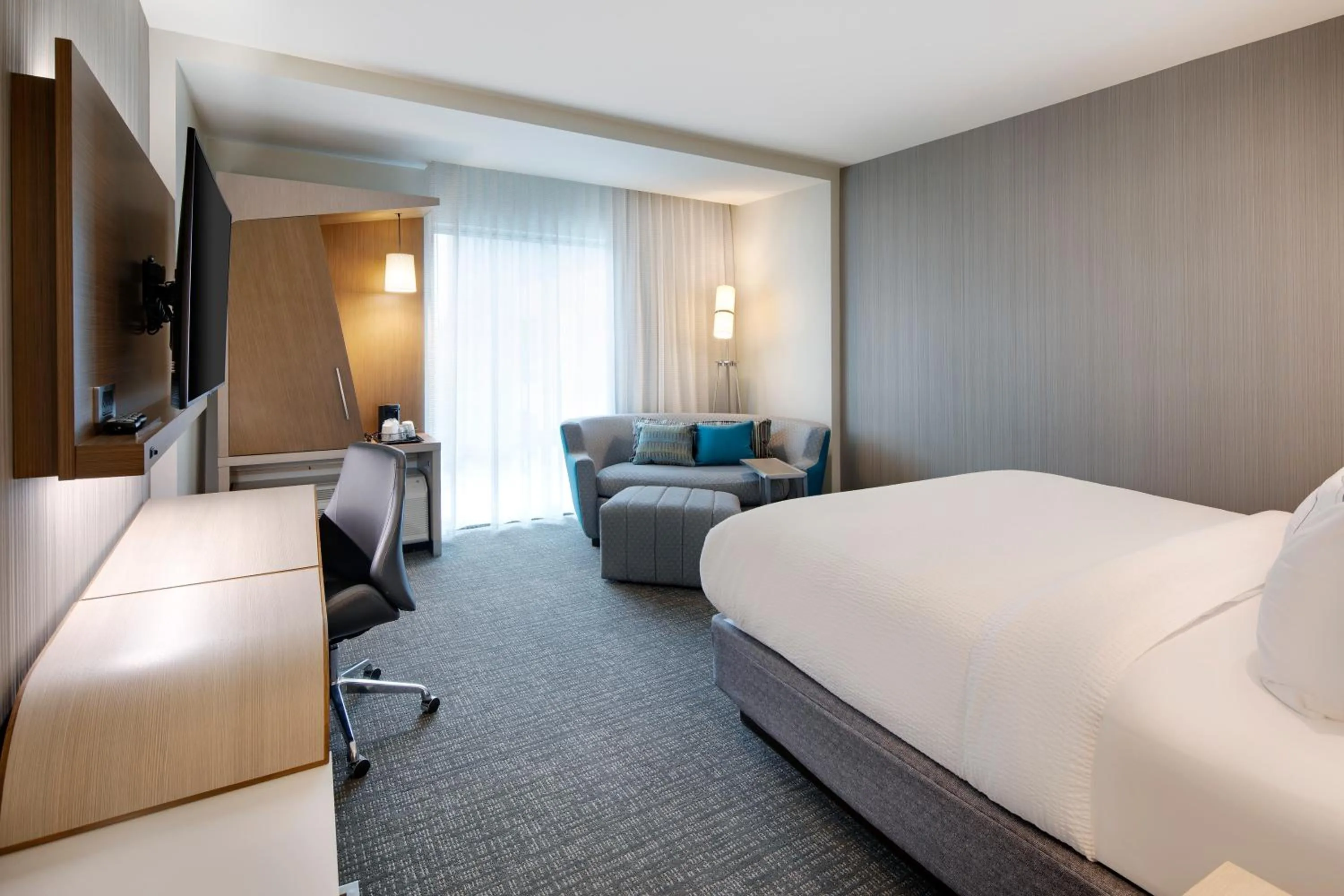 City view, Bed in Courtyard by Marriott Atlanta Vinings/Galleria