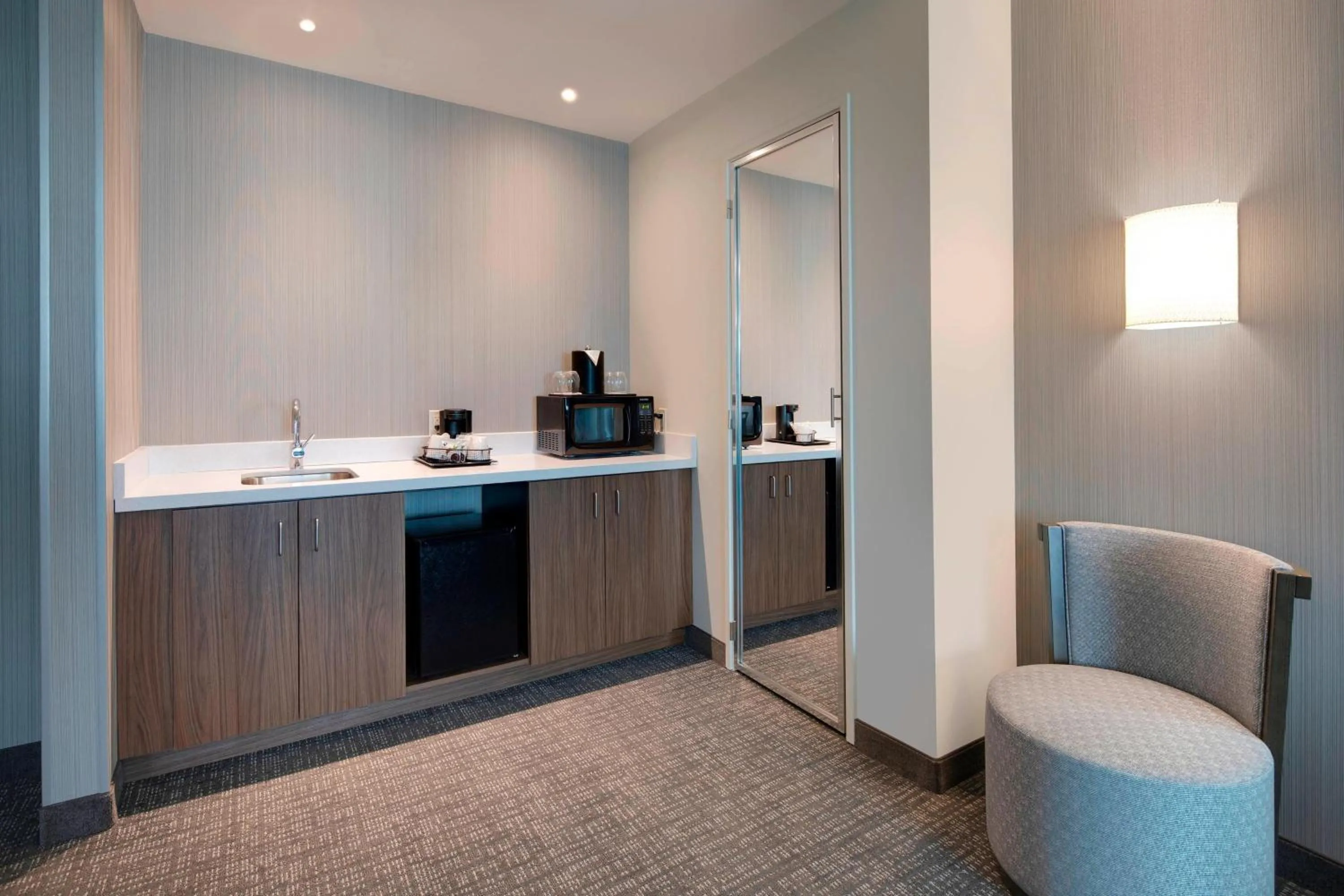 Bedroom in Courtyard by Marriott Atlanta Vinings/Galleria