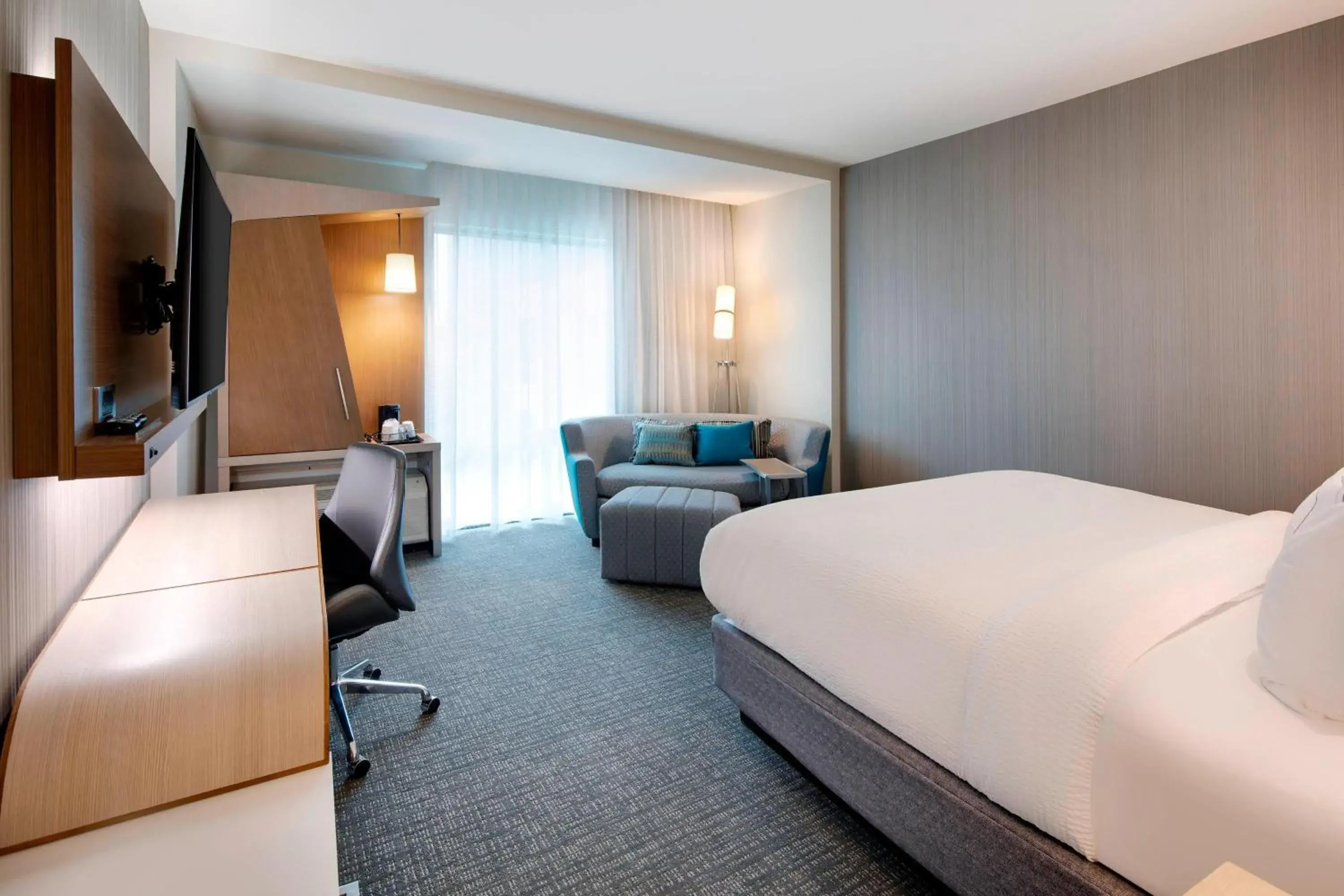 King Room - Hearing Accessible in Courtyard by Marriott Atlanta Vinings/Galleria King Room - Hearing Accessible in Courtyard by Marriott Atlanta Vinings/Galleria