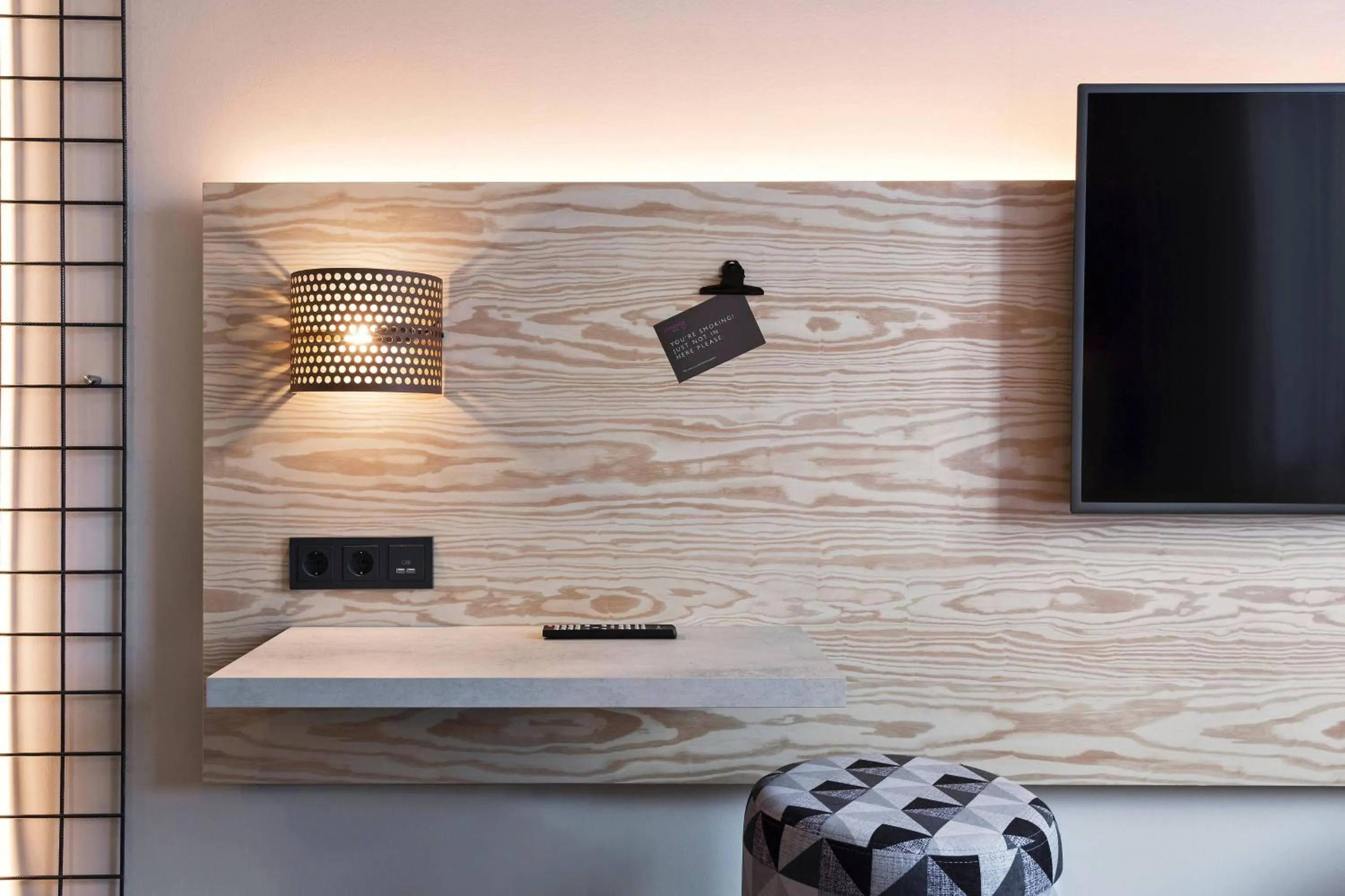 Photo of the whole room in Moxy Frankfurt Airport Kelsterbach