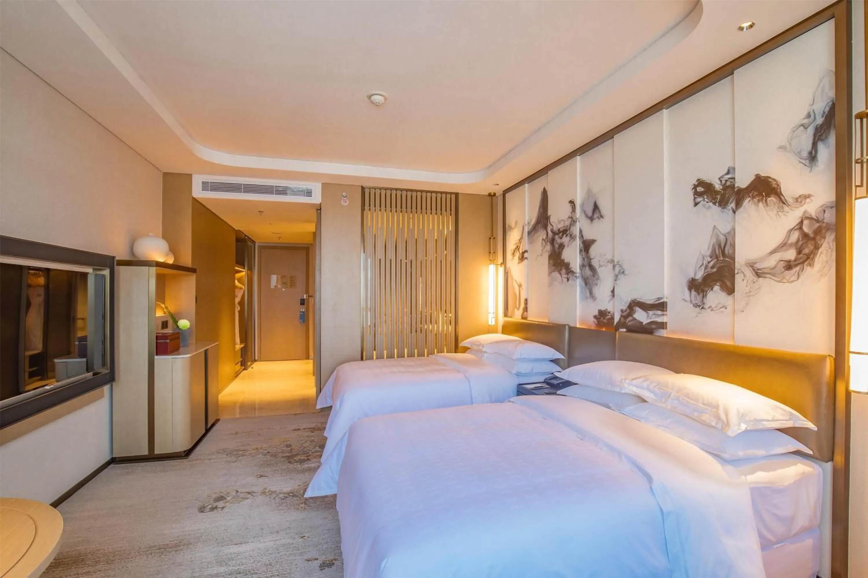 Photo of the whole room, Bed in Sheraton Yunfu Xinxing Hotel