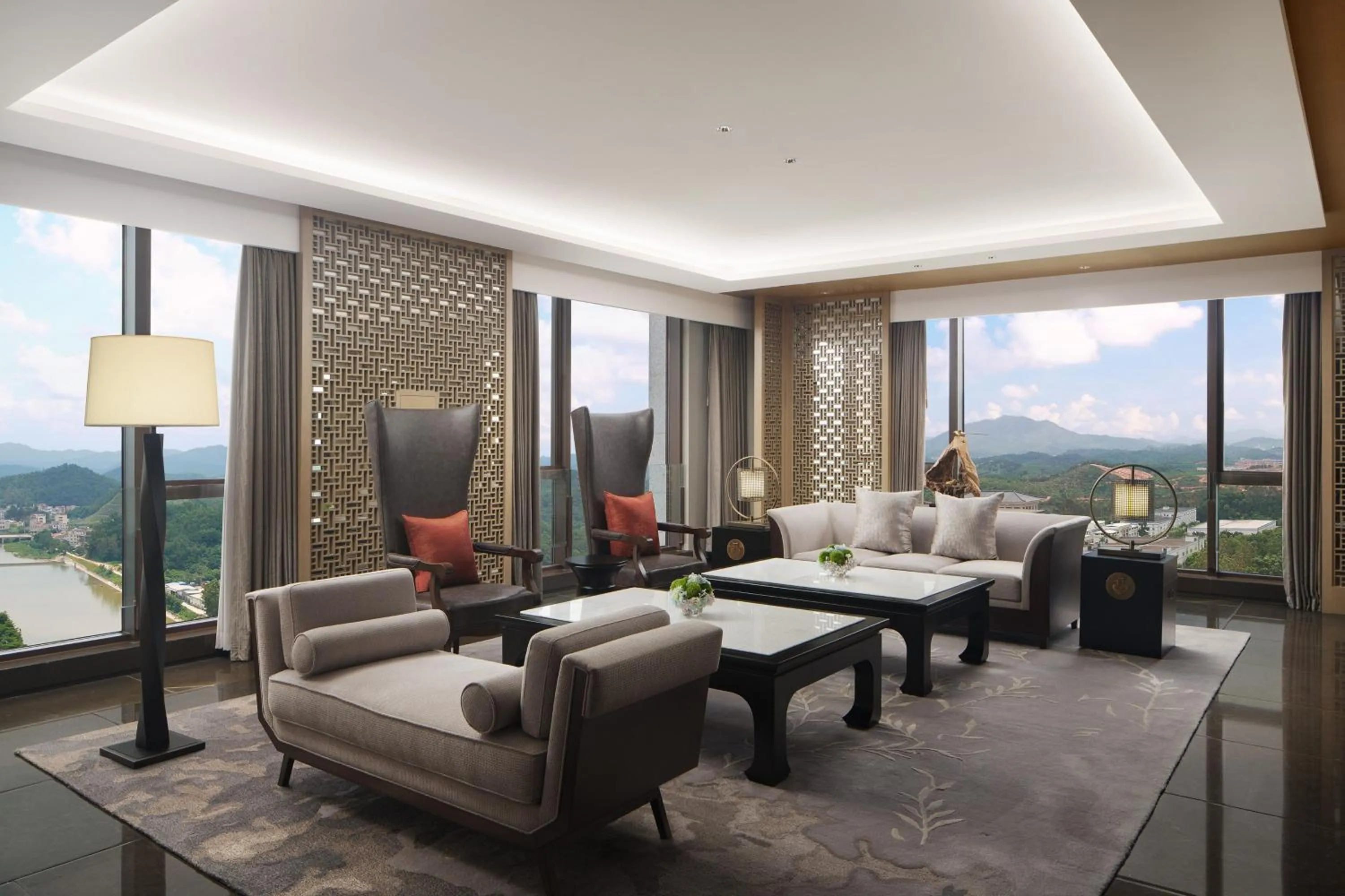 Living room in Sheraton Yunfu Xinxing Hotel
