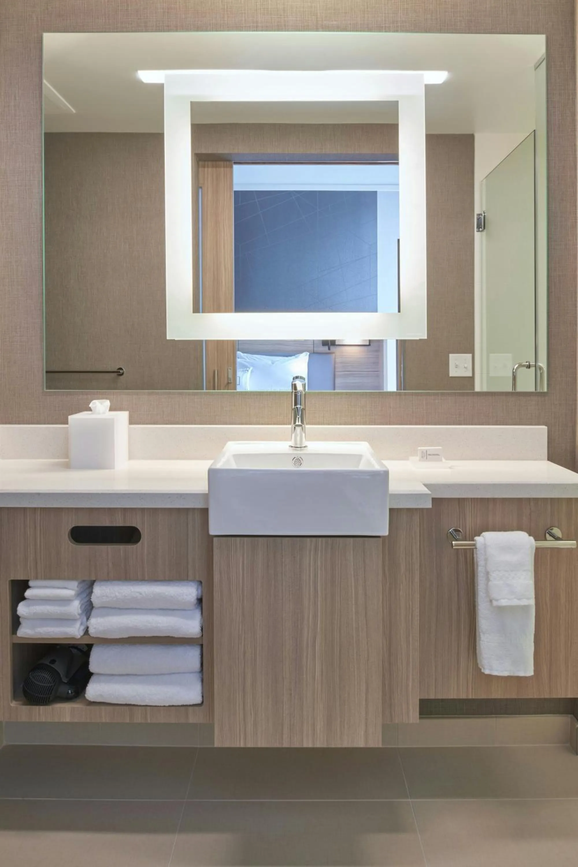 Bedroom in SpringHill Suites by Marriott East Lansing University Area, Lansing Area