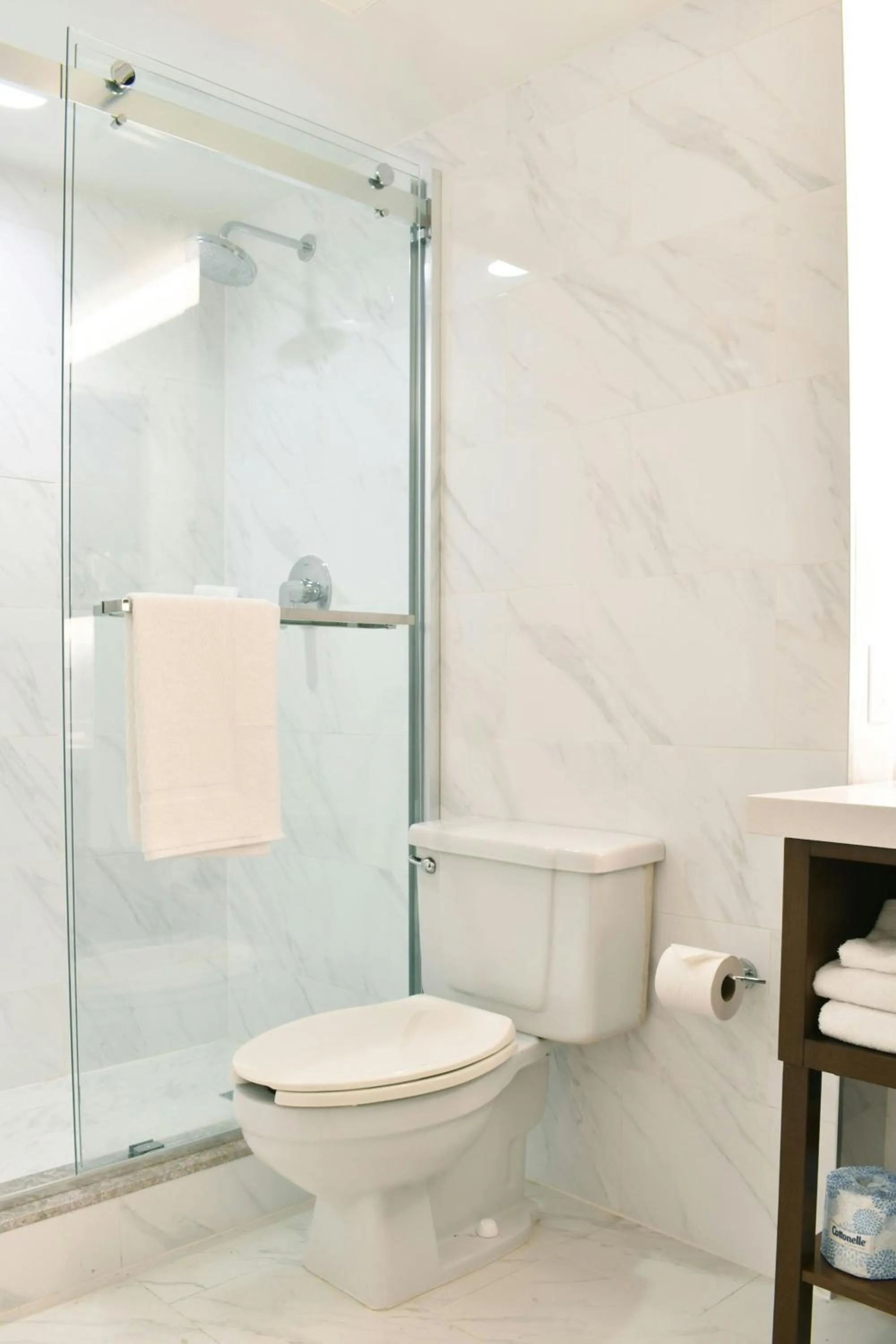 Bathroom in Delta Hotels by Marriott Indianapolis East