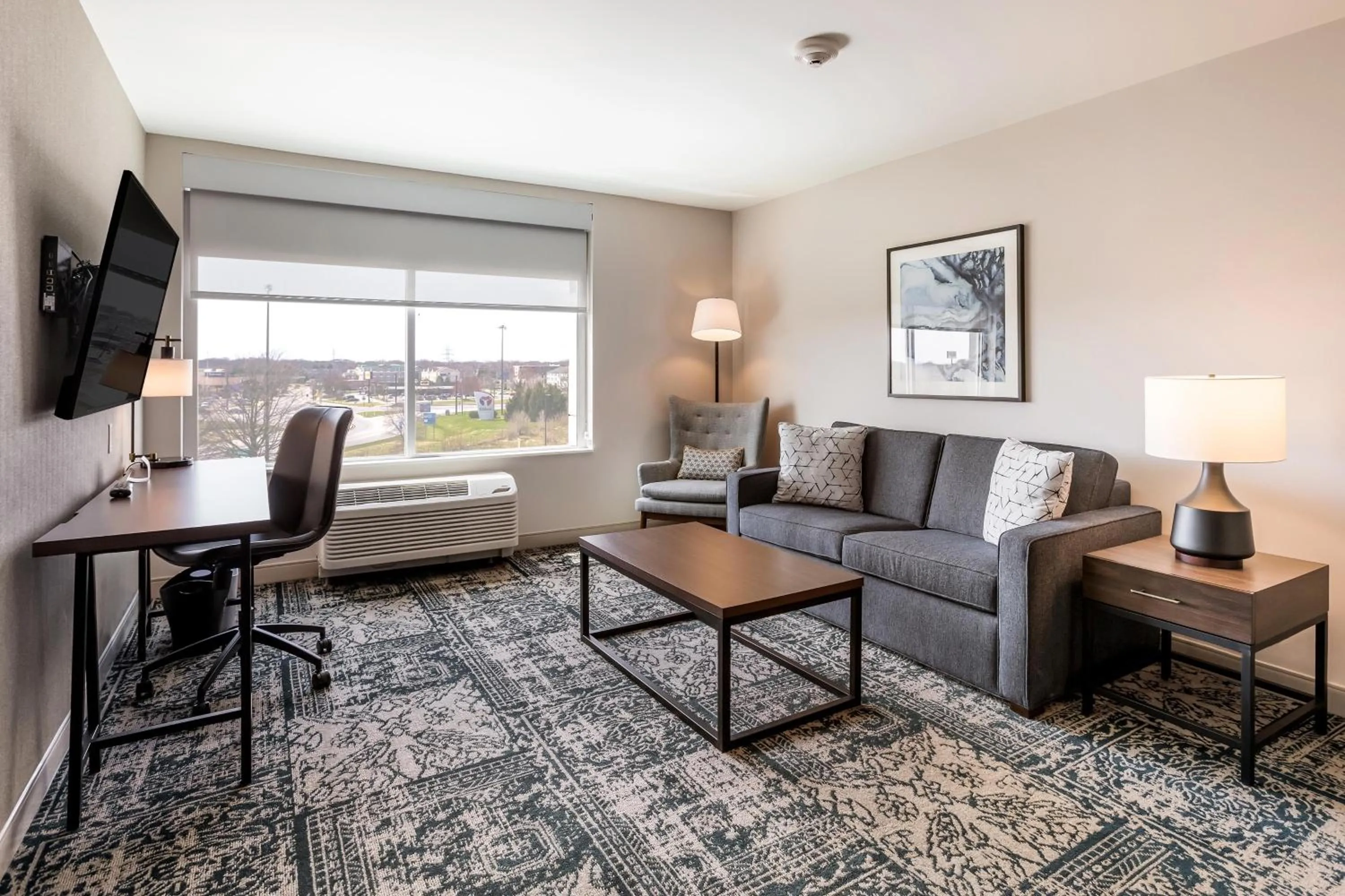 Photo of the whole room in Four Points by Sheraton Elkhart