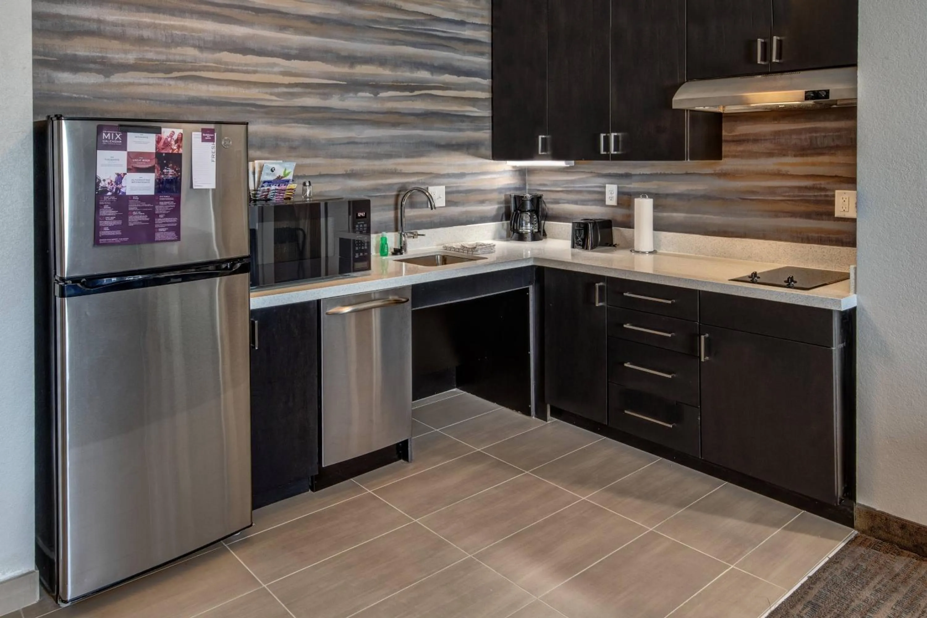 Kitchen or kitchenette in Residence Inn by Marriott Tulsa Midtown