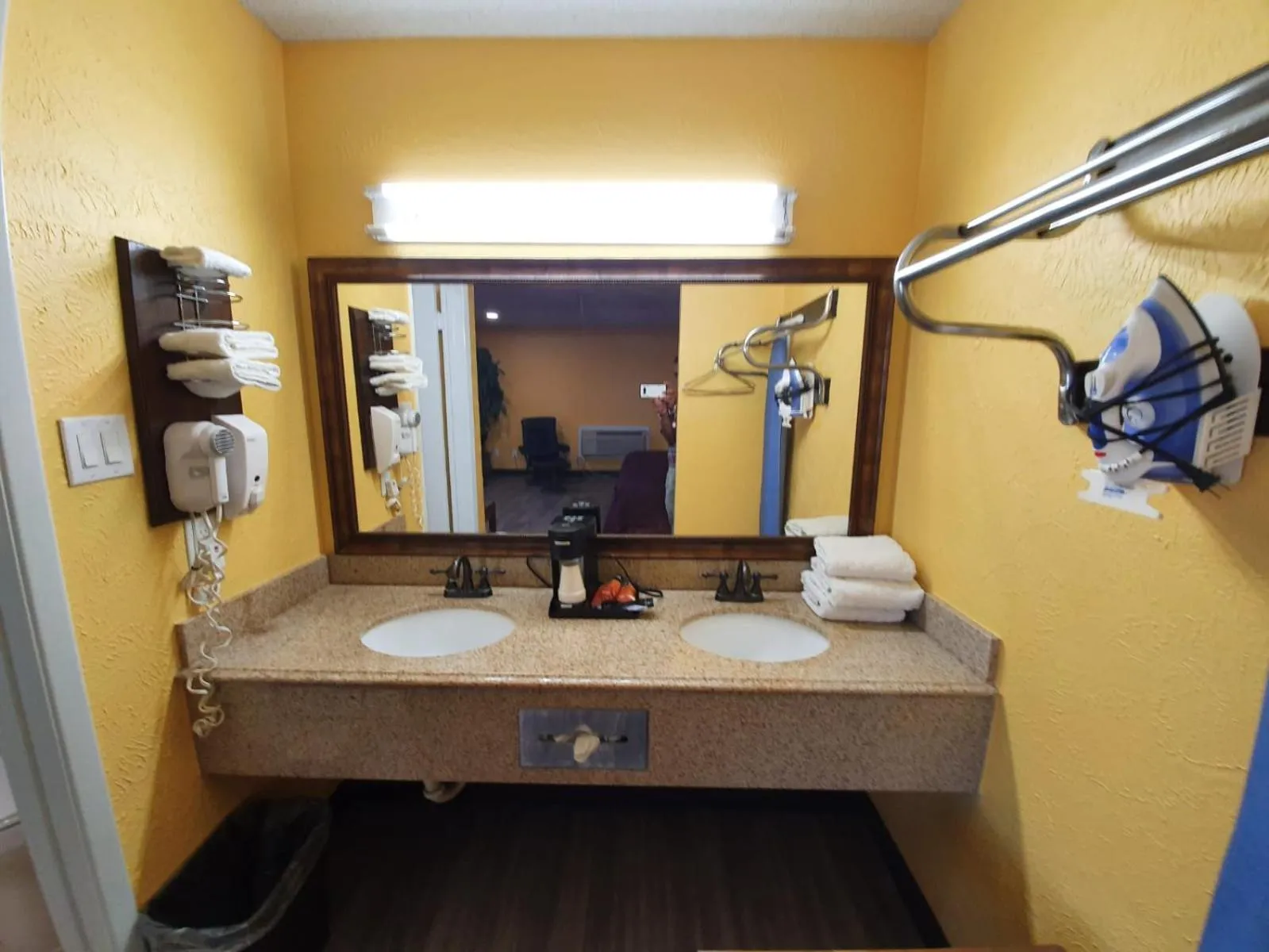 Chaparral Motel Hallettsville