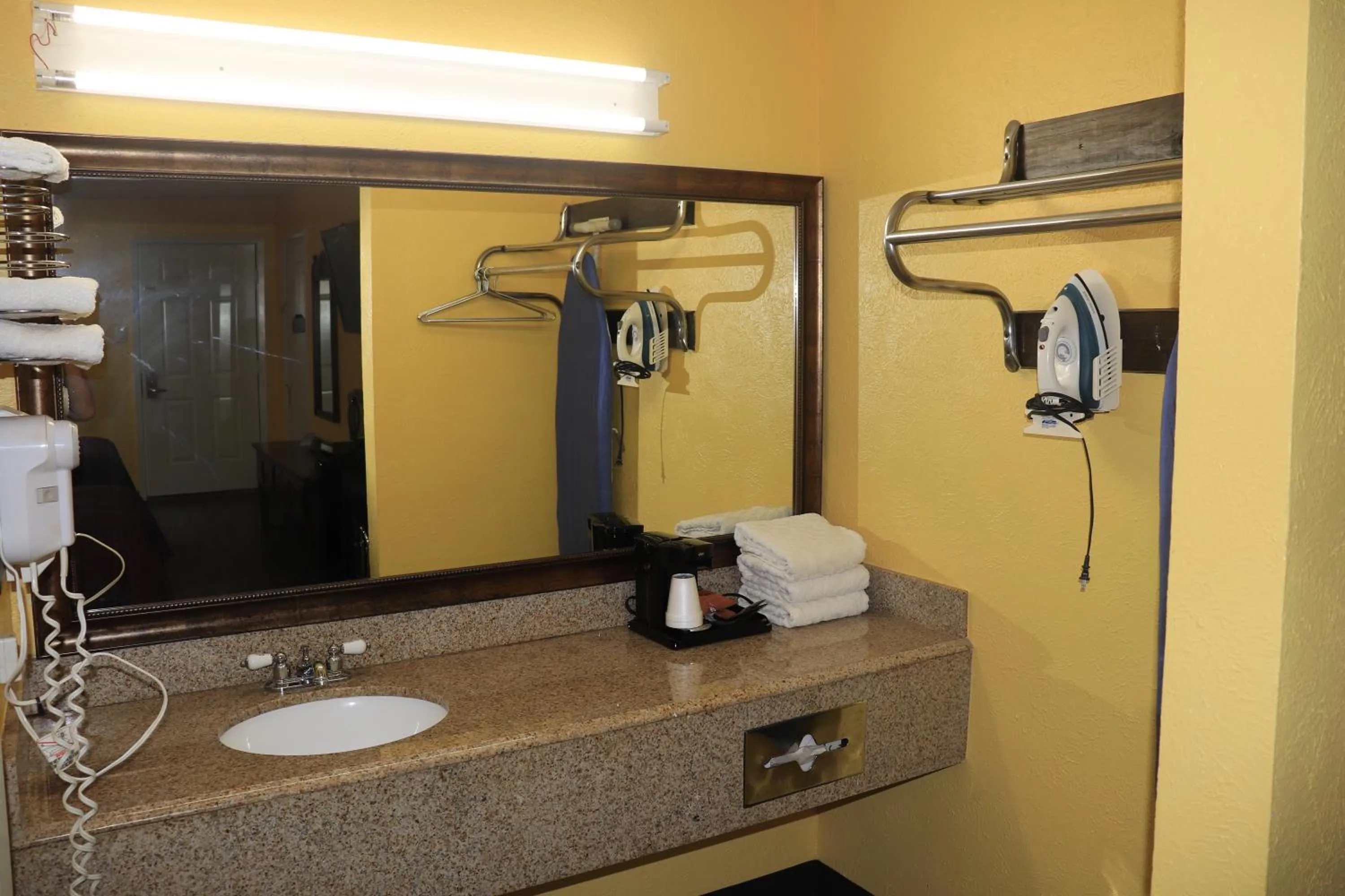 Chaparral Motel Hallettsville