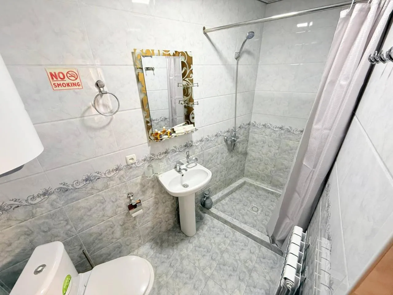 Shower in Sherxan Hotel