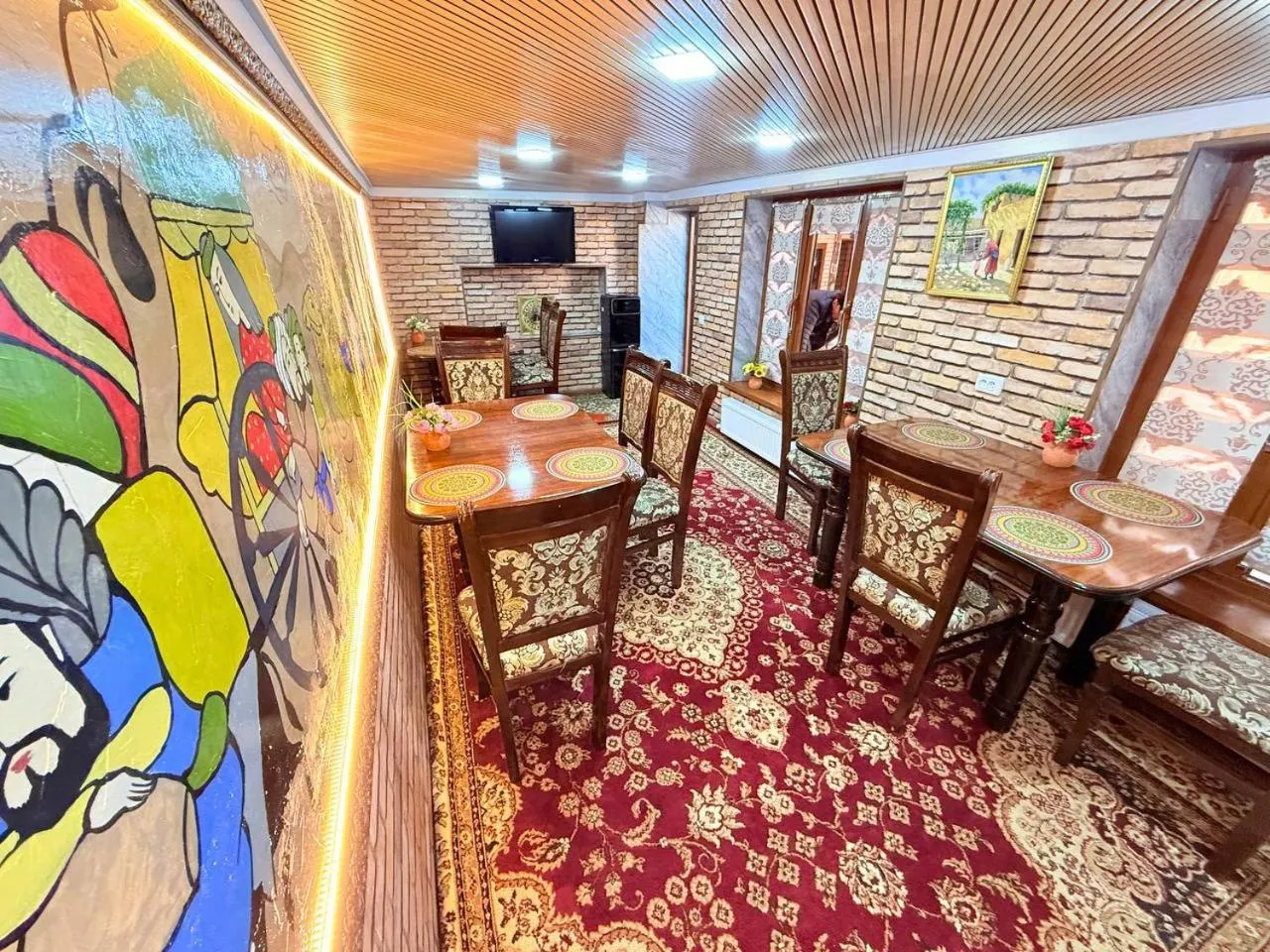 Restaurant/places to eat in Sherxan Hotel