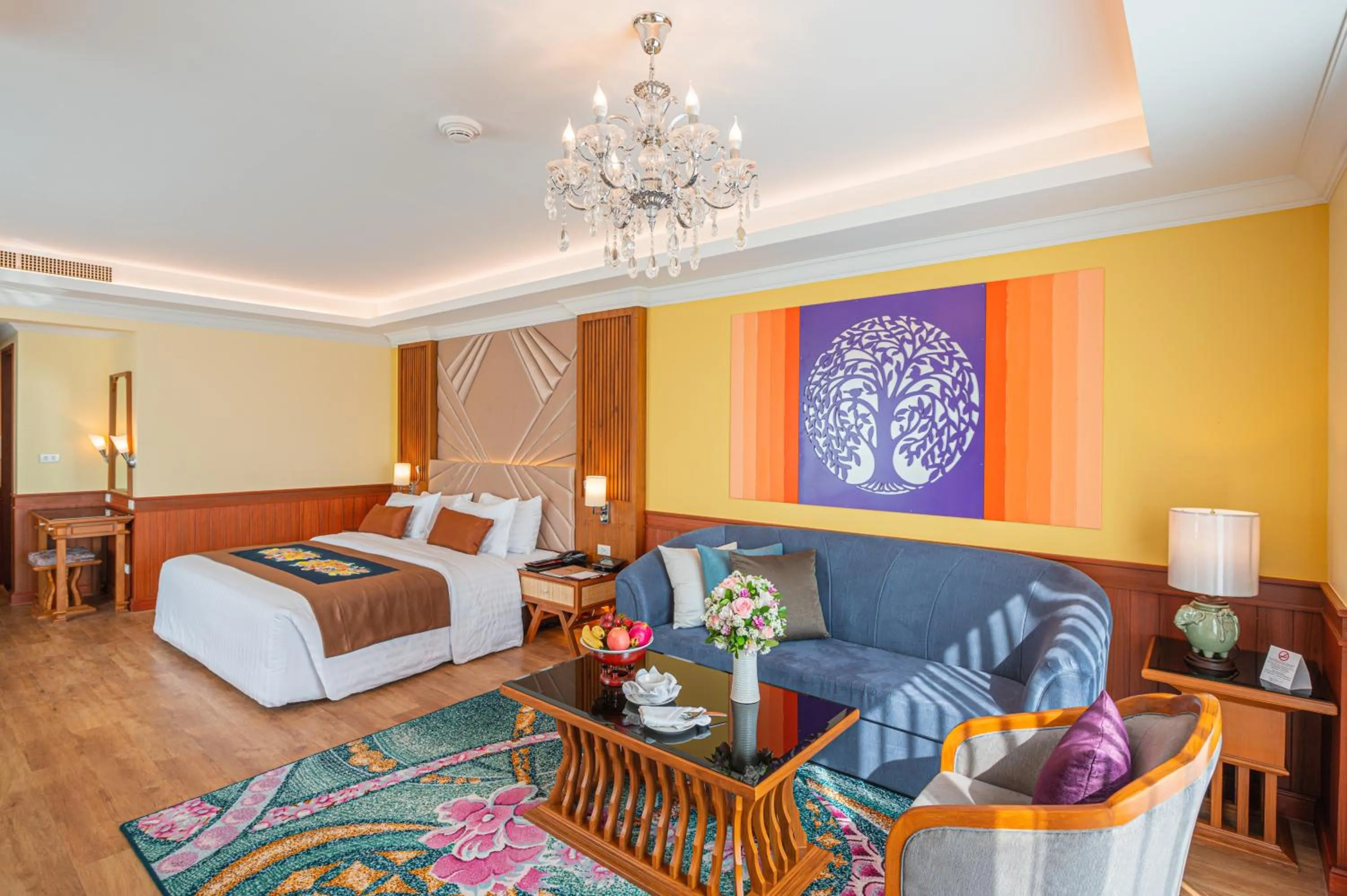 Photo of the whole room, Bed in The Empress Premier Chiang Mai