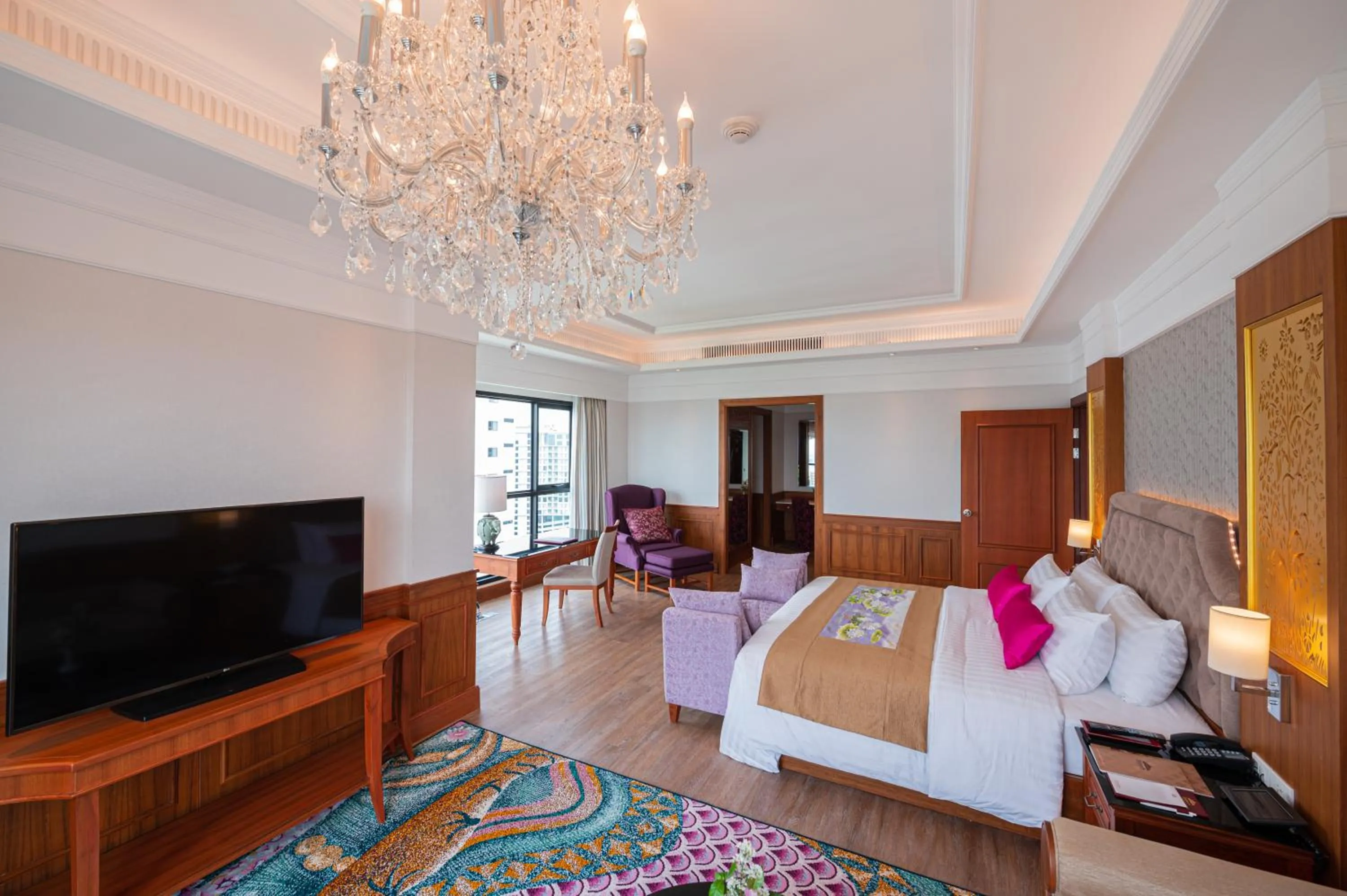 Bedroom, Bed in The Empress Premier Chiang Mai