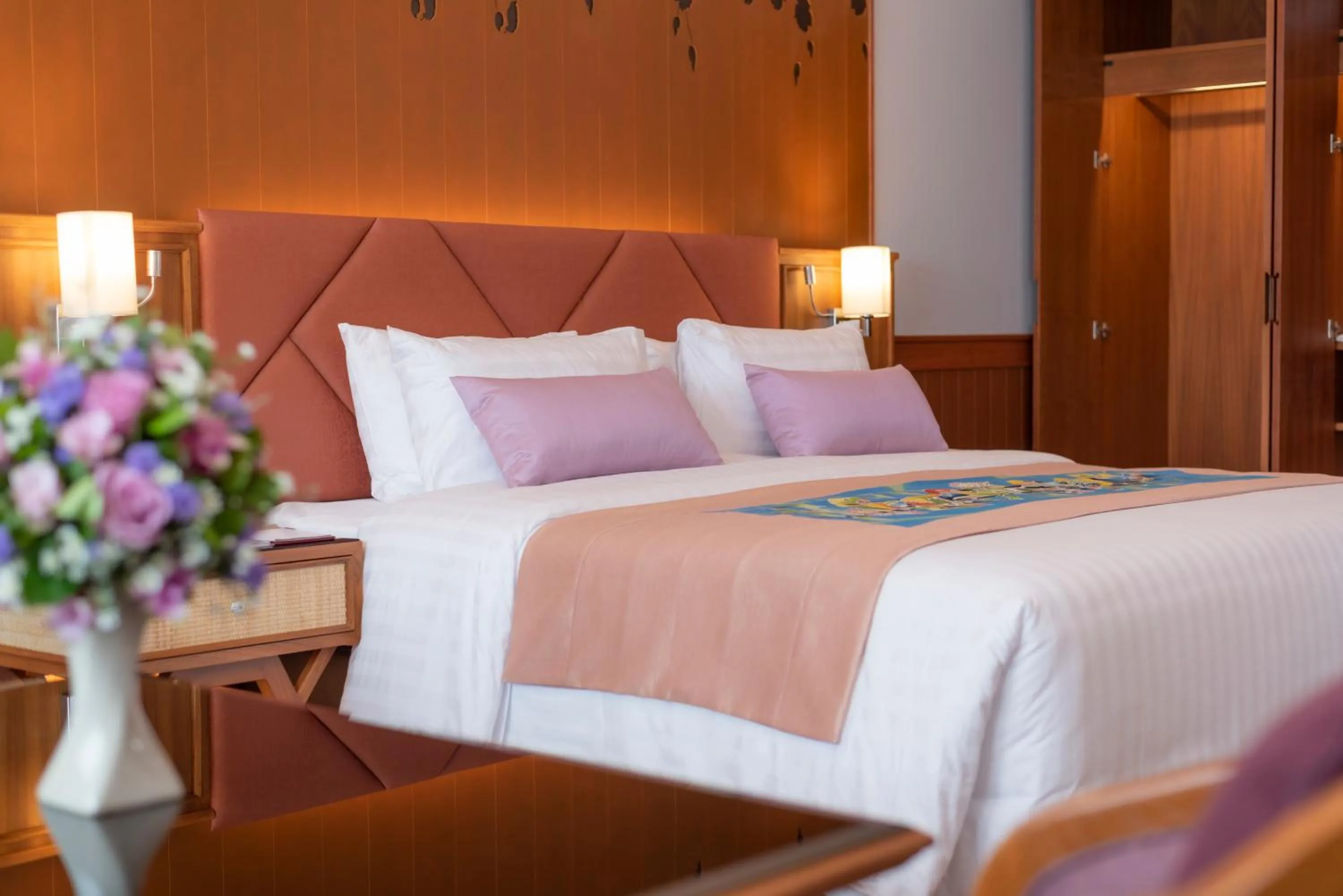 Bed in The Empress Premier Chiang Mai