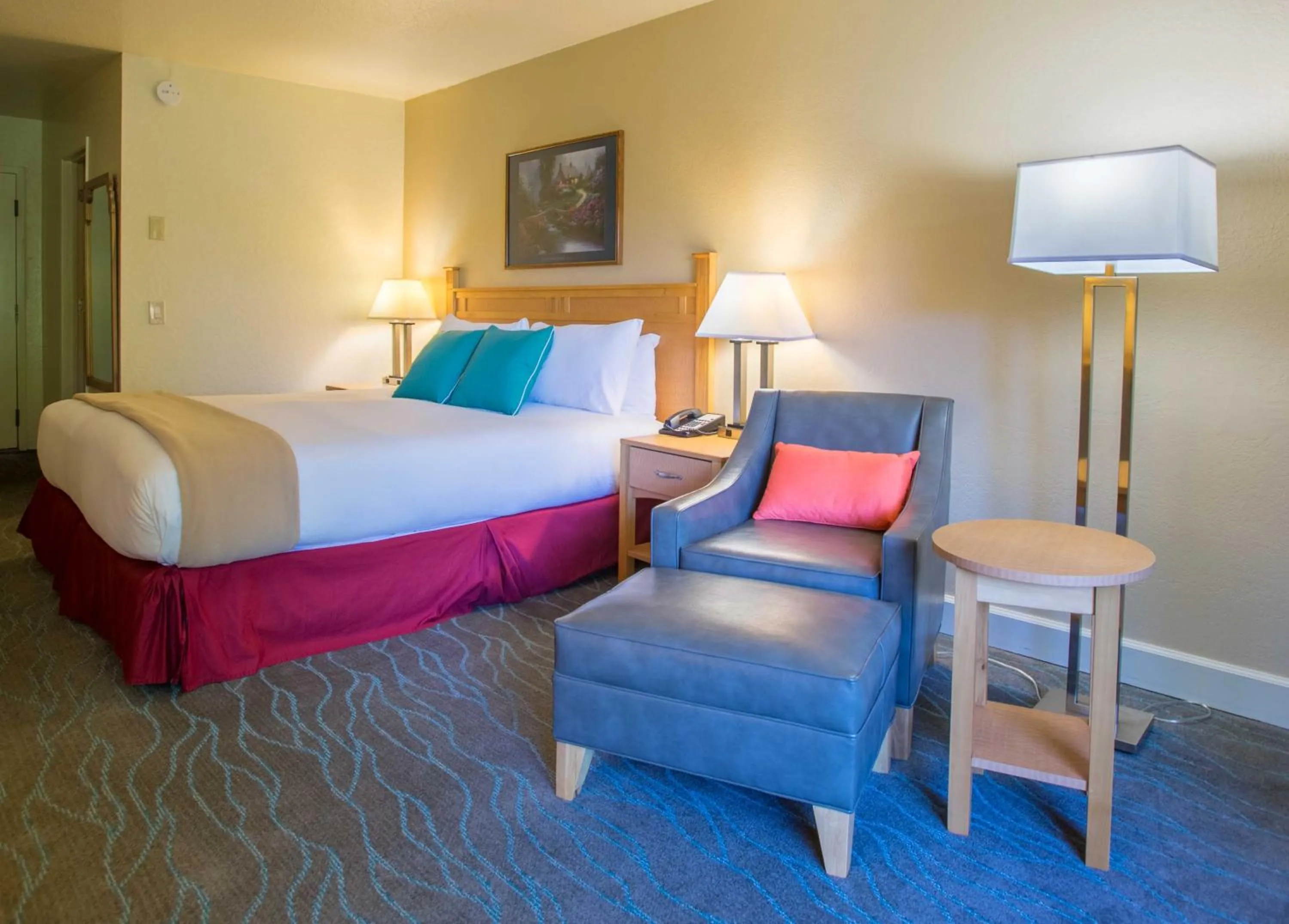 Bedroom, Bed in Colton Inn