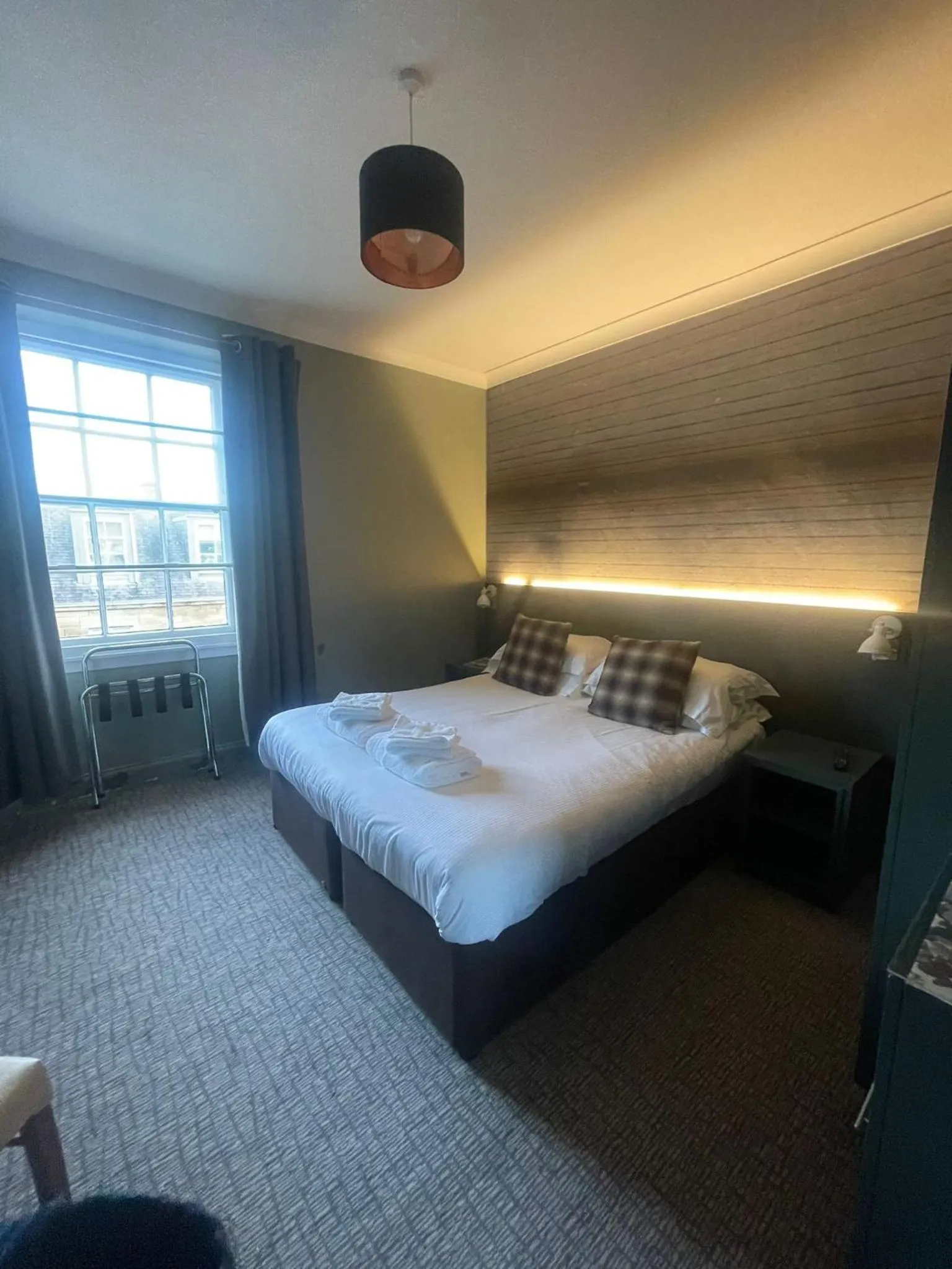 Bed in Kings Arms Hotel