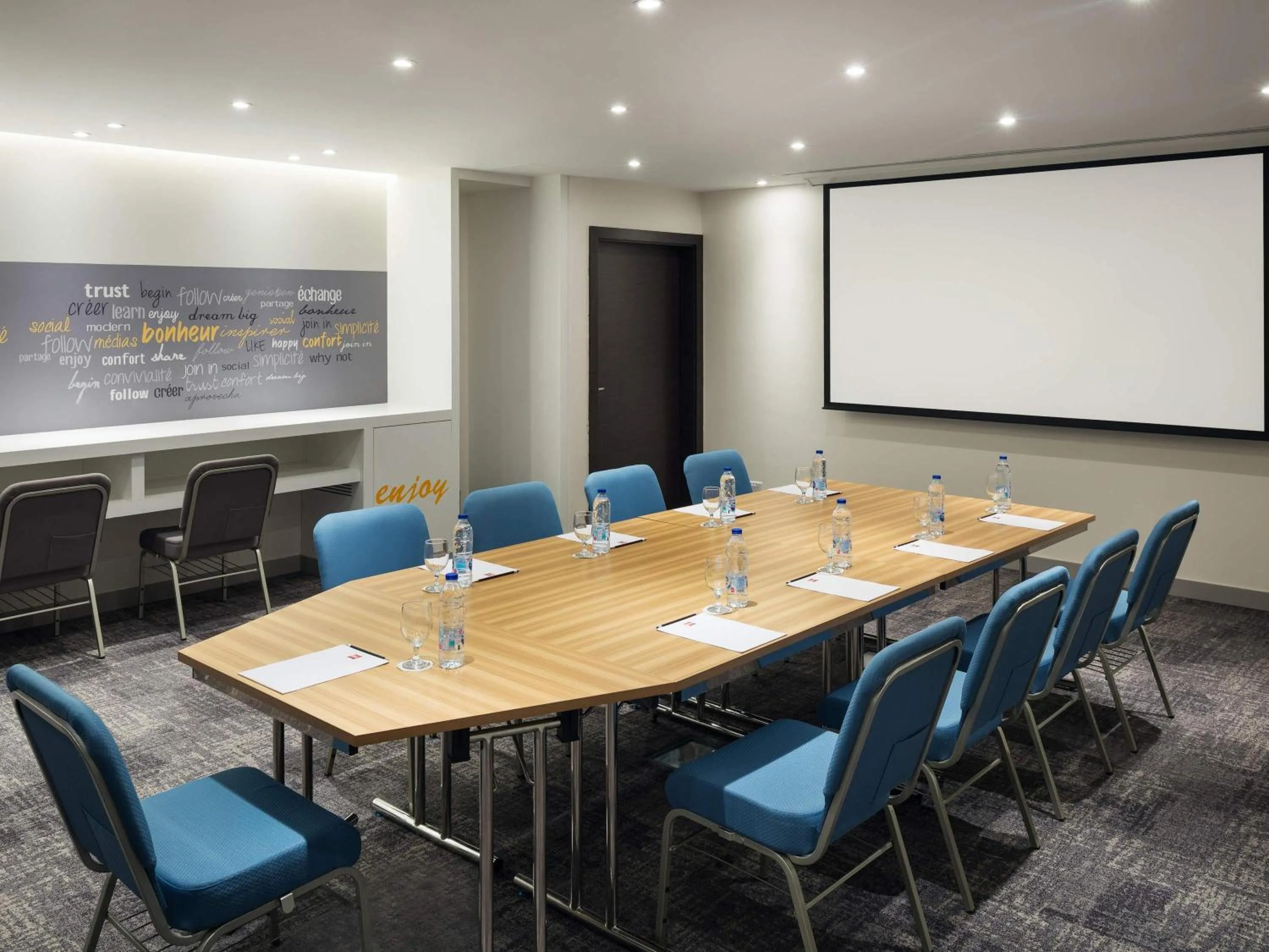 Meeting/conference room in Adagio Aparthotel Jeddah Malik Road
