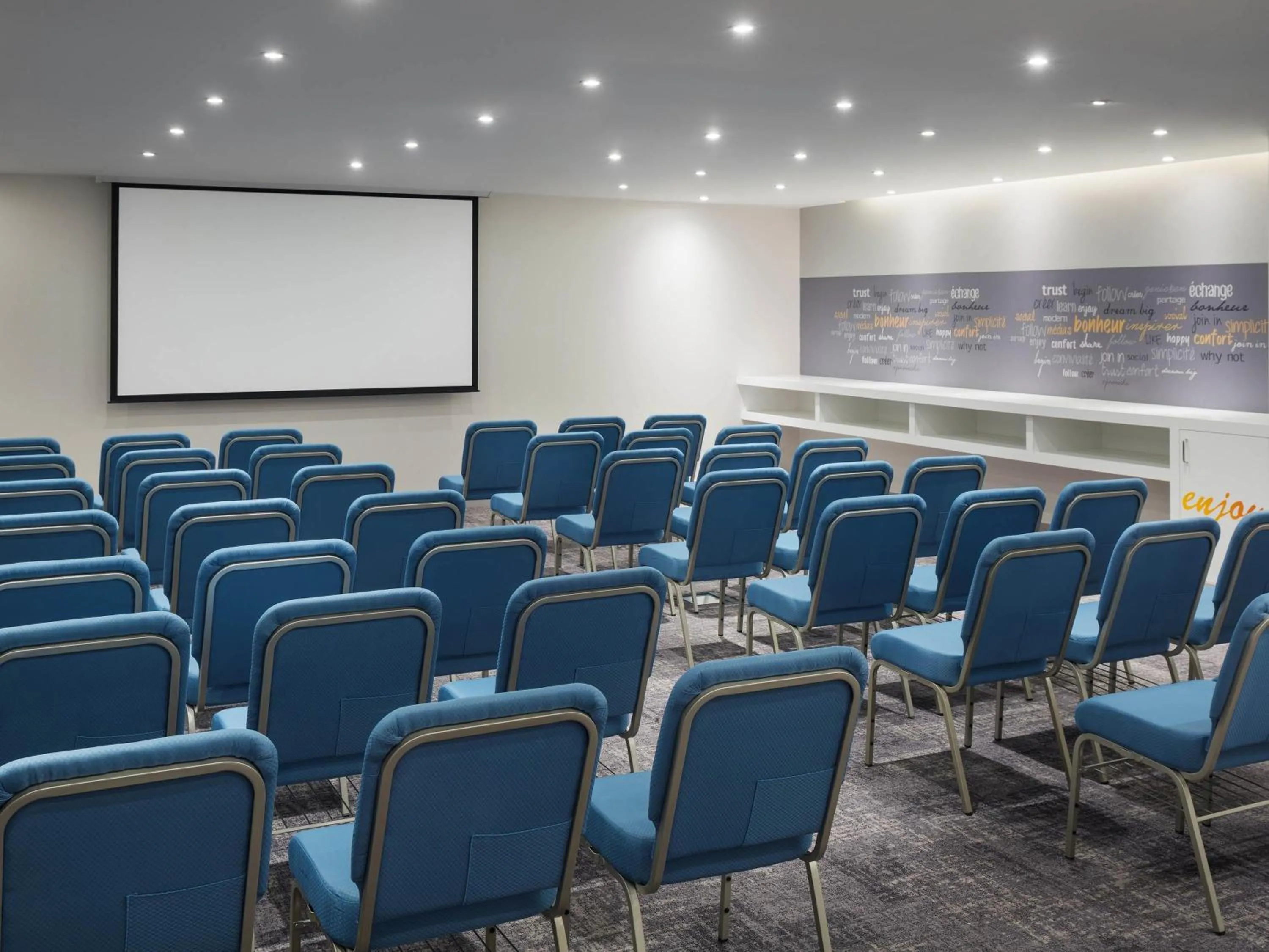 Meeting/conference room in Adagio Aparthotel Jeddah Malik Road