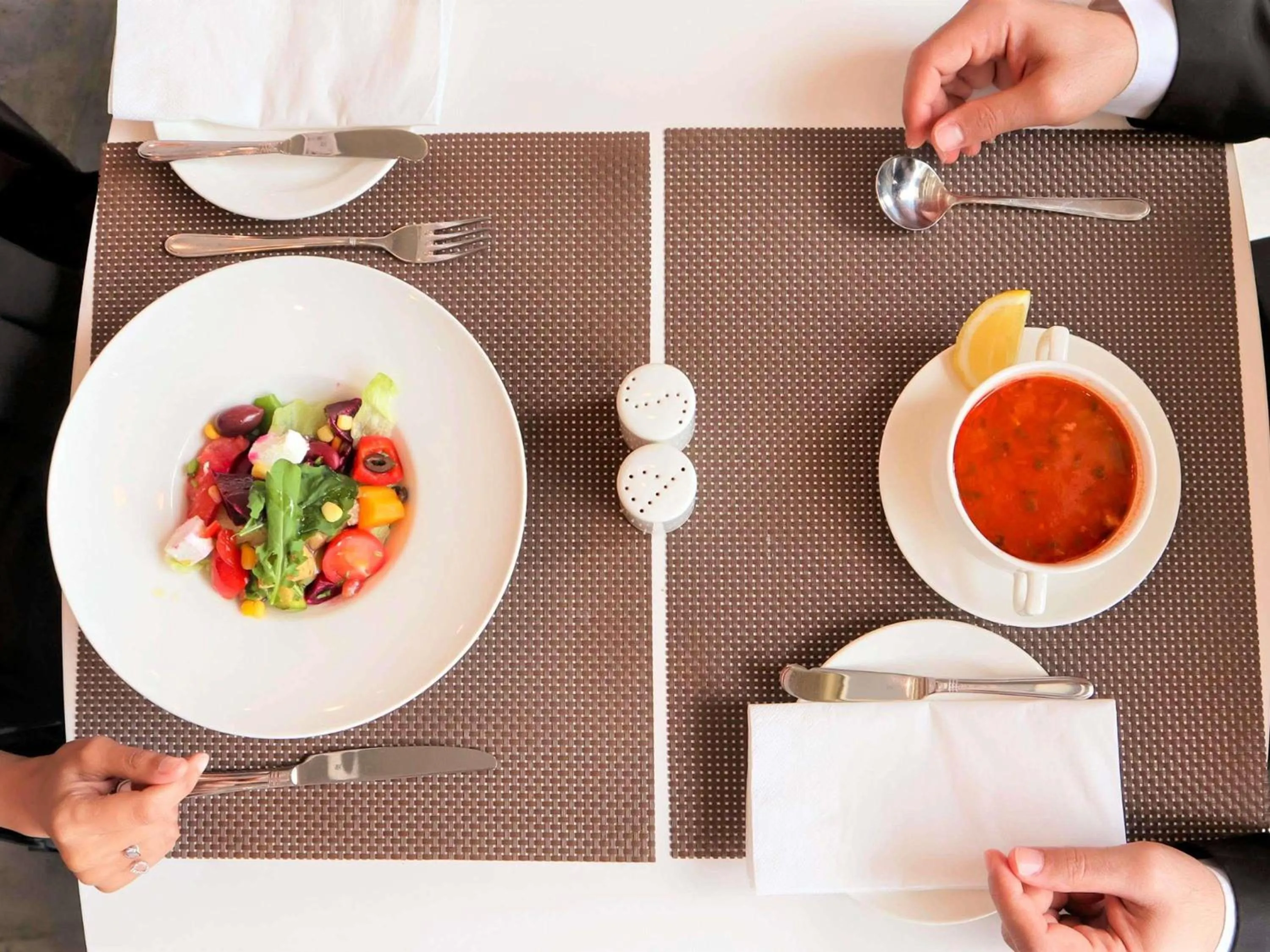 Restaurant/places to eat in Adagio Aparthotel Jeddah Malik Road